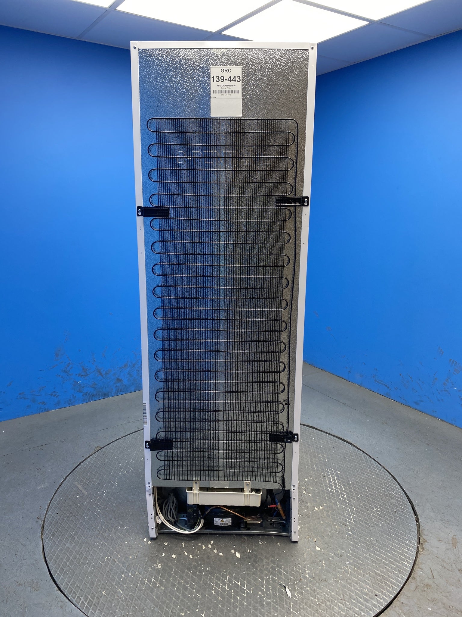 AEG 6000 ORK6D391EW DynamicAir 395L Freestanding Larder Fridge