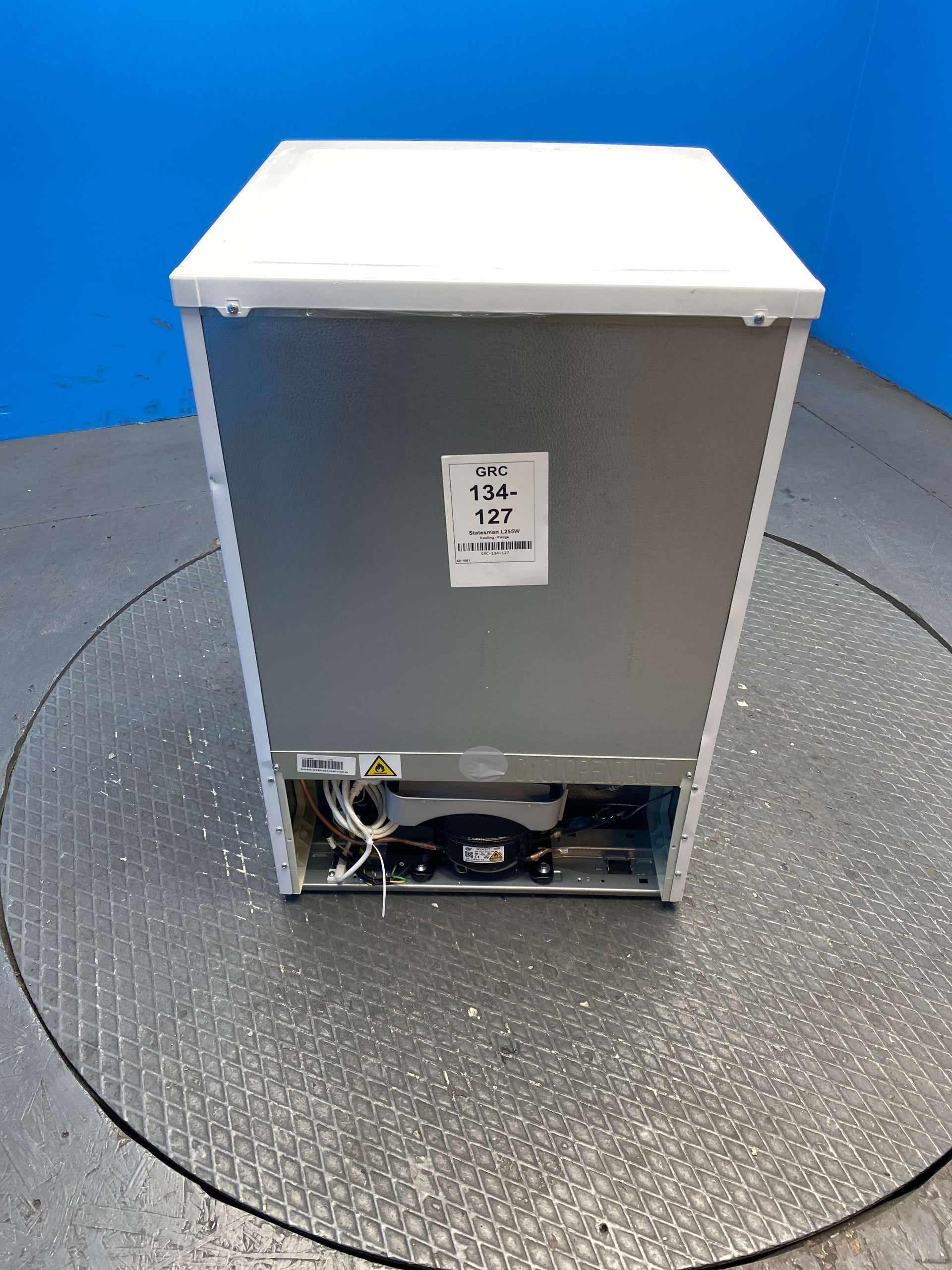 Statesman L255W 113 Litre 55cm Under Counter Fridge