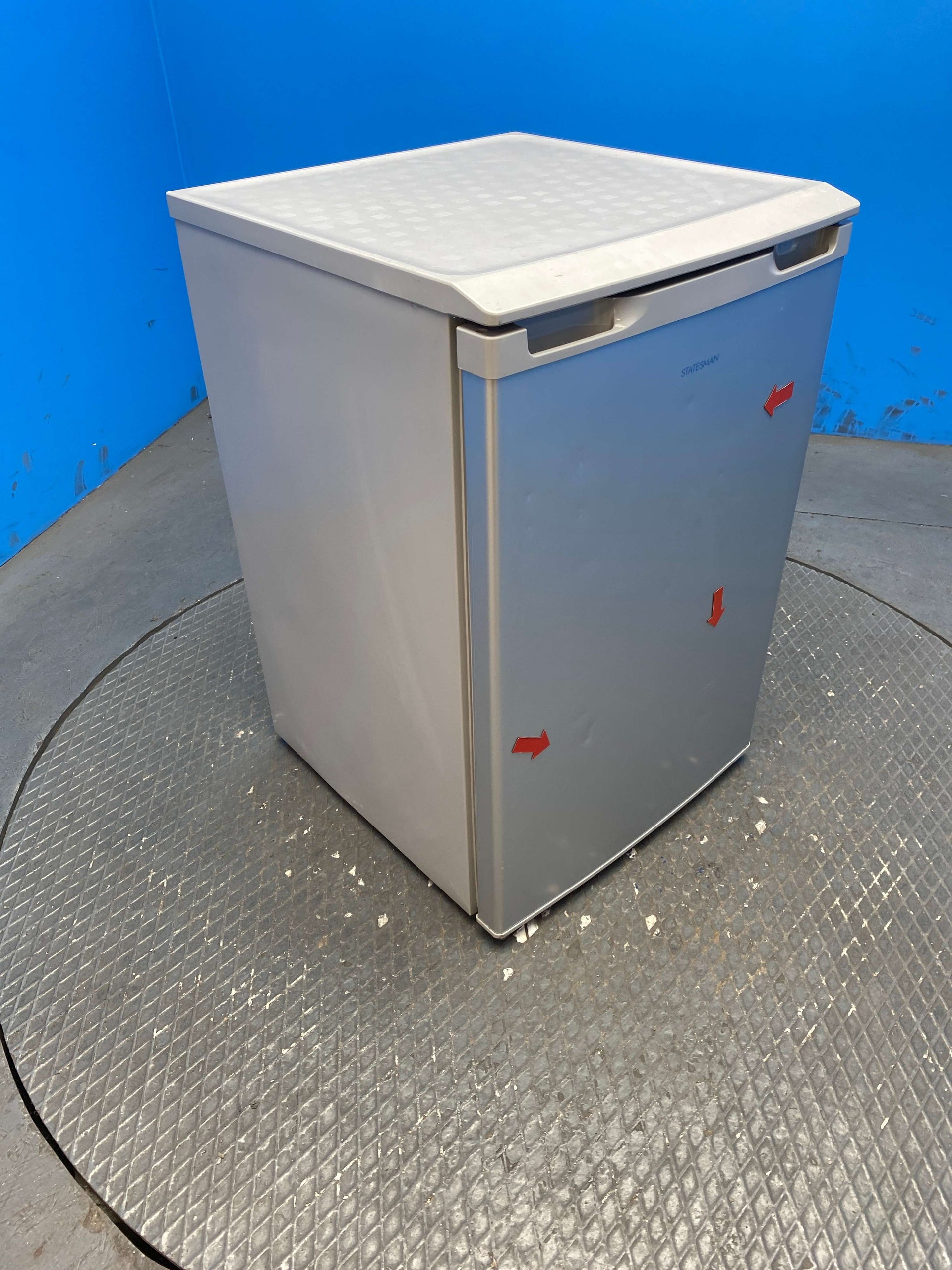 Statesman L255S 113 Litre 55cm Under Counter Fridge
