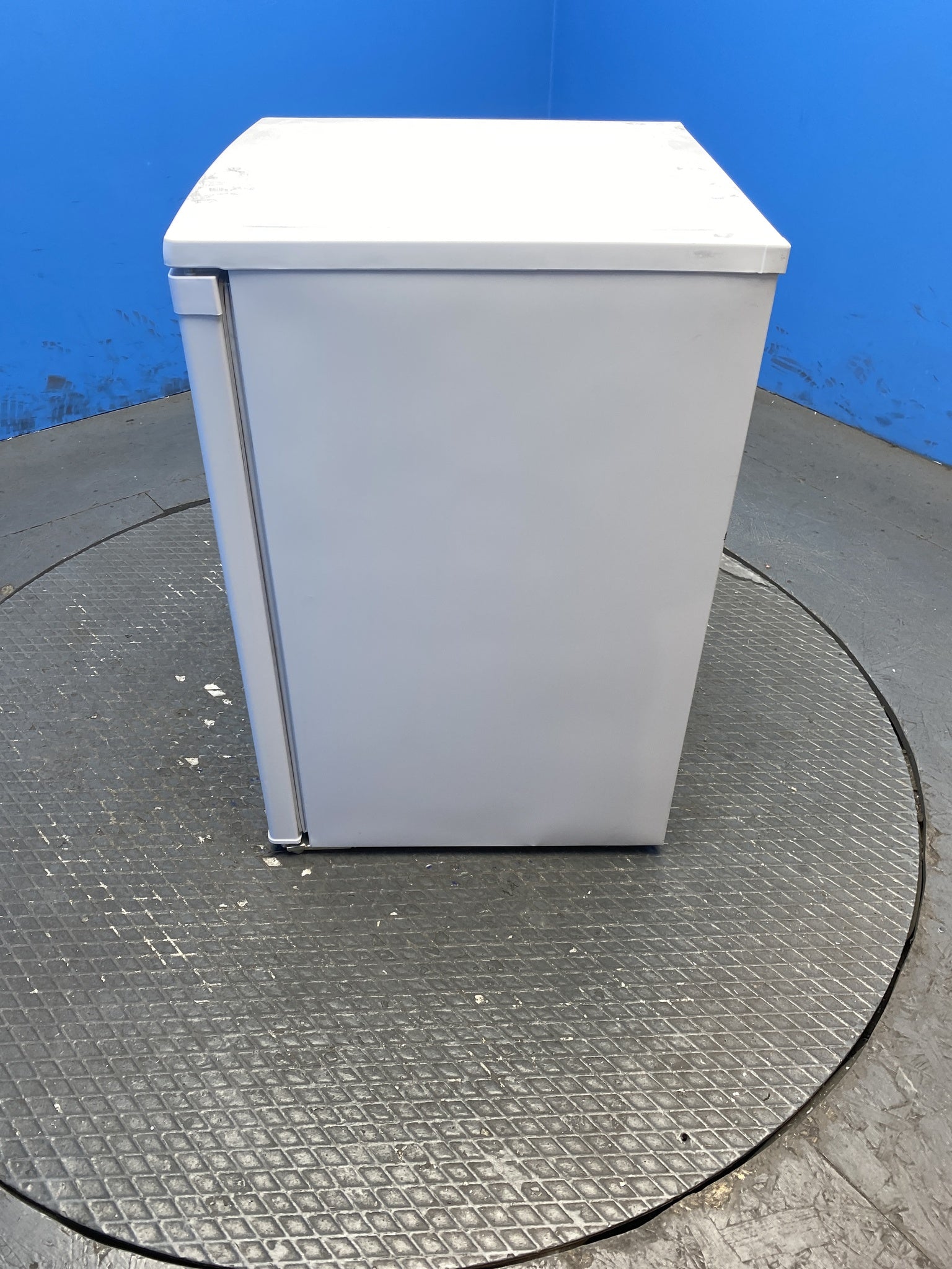 Statesman L255W 113 Litre 55cm Under Counter Fridge