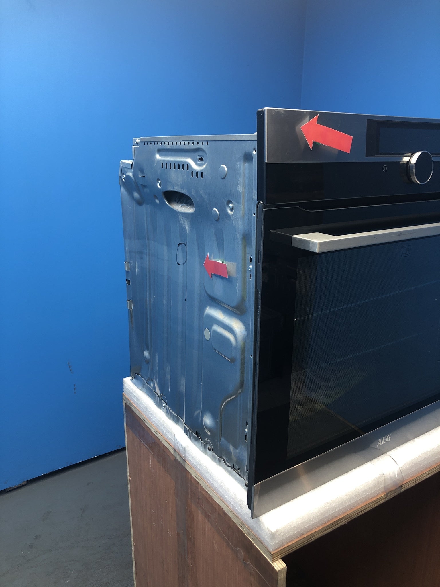 AEG BPK948330M Single Pyrolytic Oven with Assisted Cooking