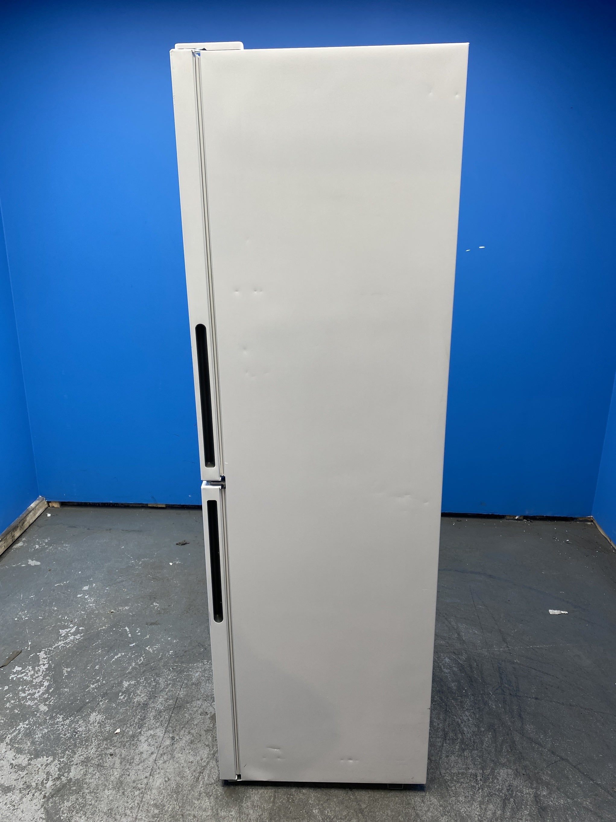 #GRC-156-560 - Hoover HVT3CLECKIHW 235 Litre Combi Fridge Freezer
