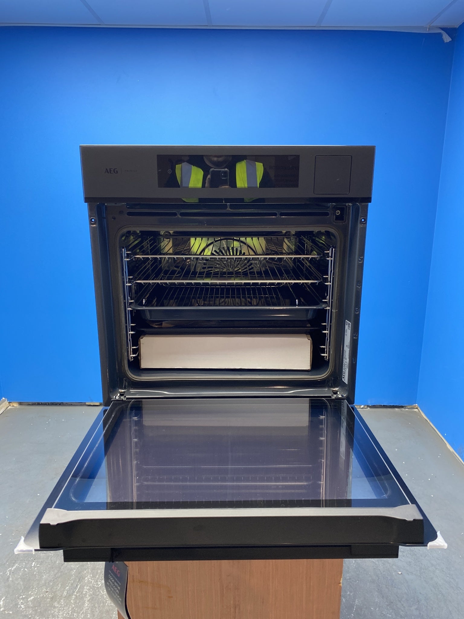 AEG PO9000ST 9000 Series 70 Litre Built-In SteamPro Oven