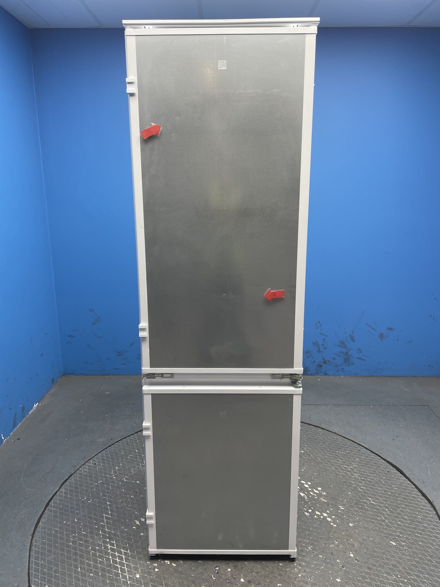 Zanussi 70/30 Integrated Low Frost Fridge Freezer