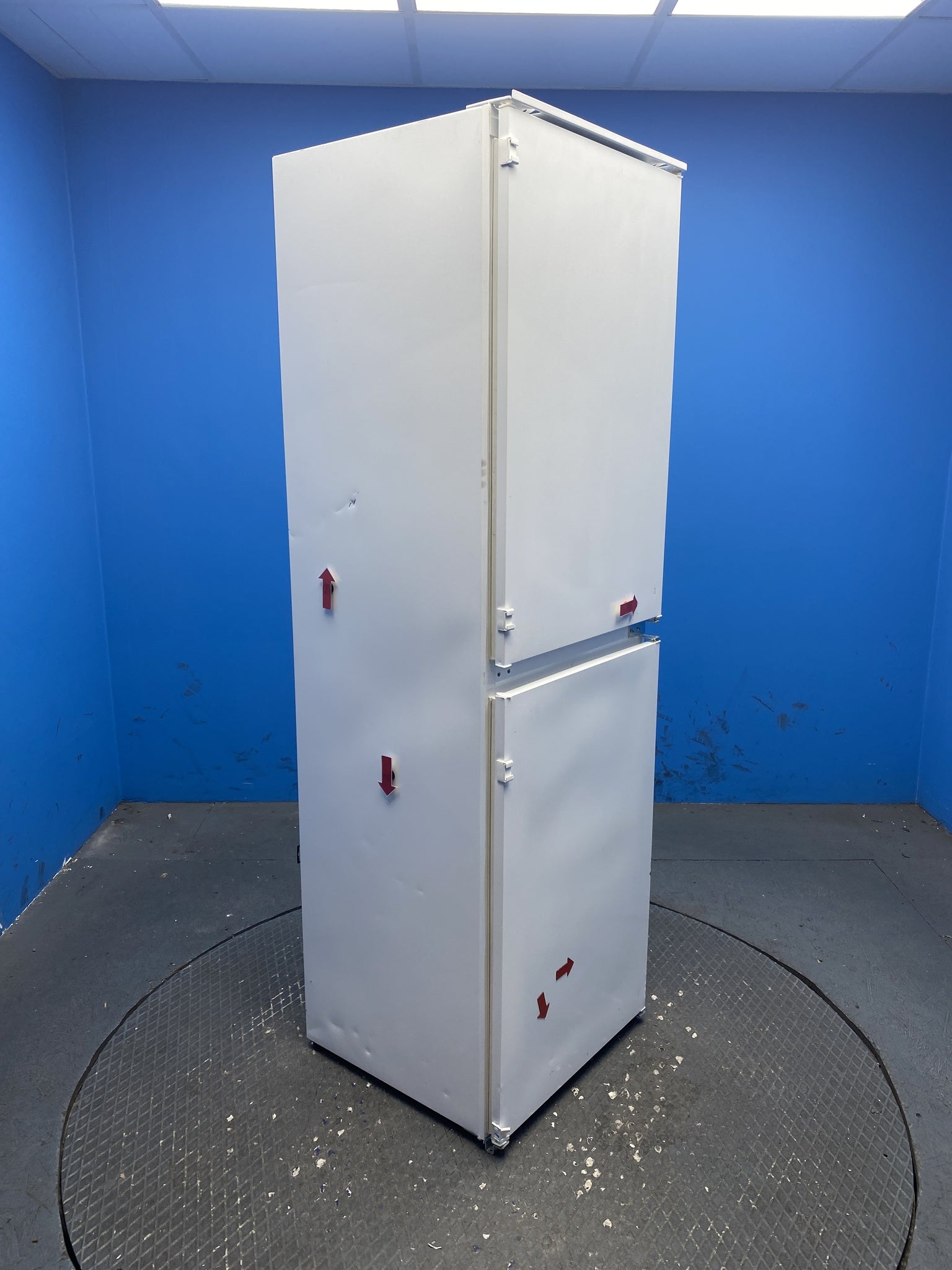 Electrolux ENN2743AOV Frost Free Integrated 50/50 Fridge Freezer