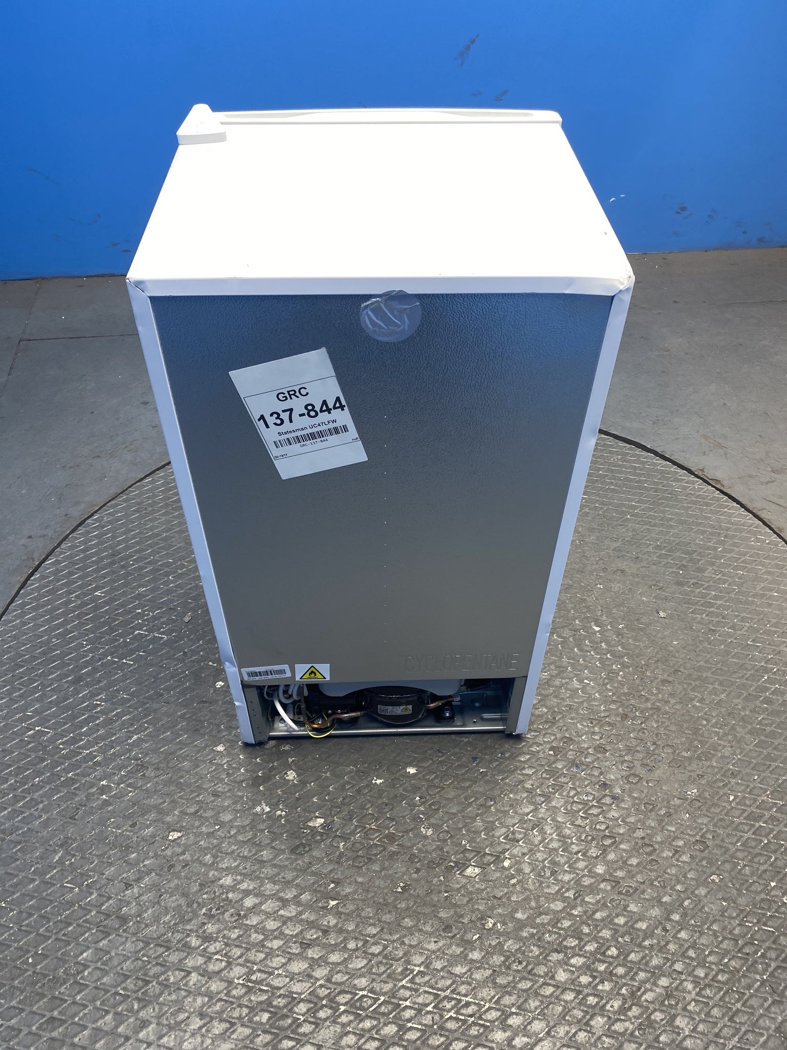 Statesman UC47LFW 93 Litres Under Counter Fridge