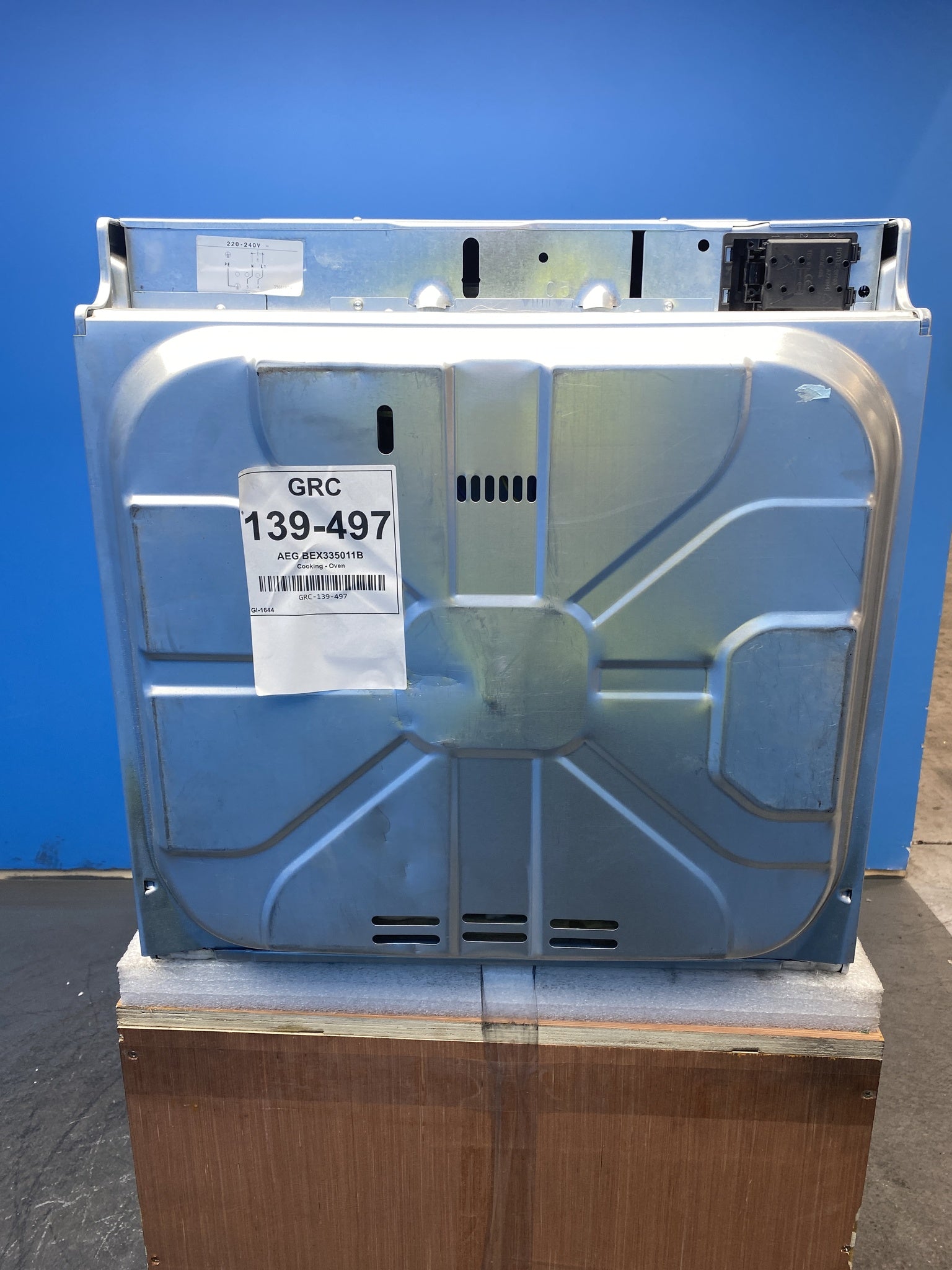 AEG BEX335011B 3000 SurroundCook Aqua Clean Built-in Oven