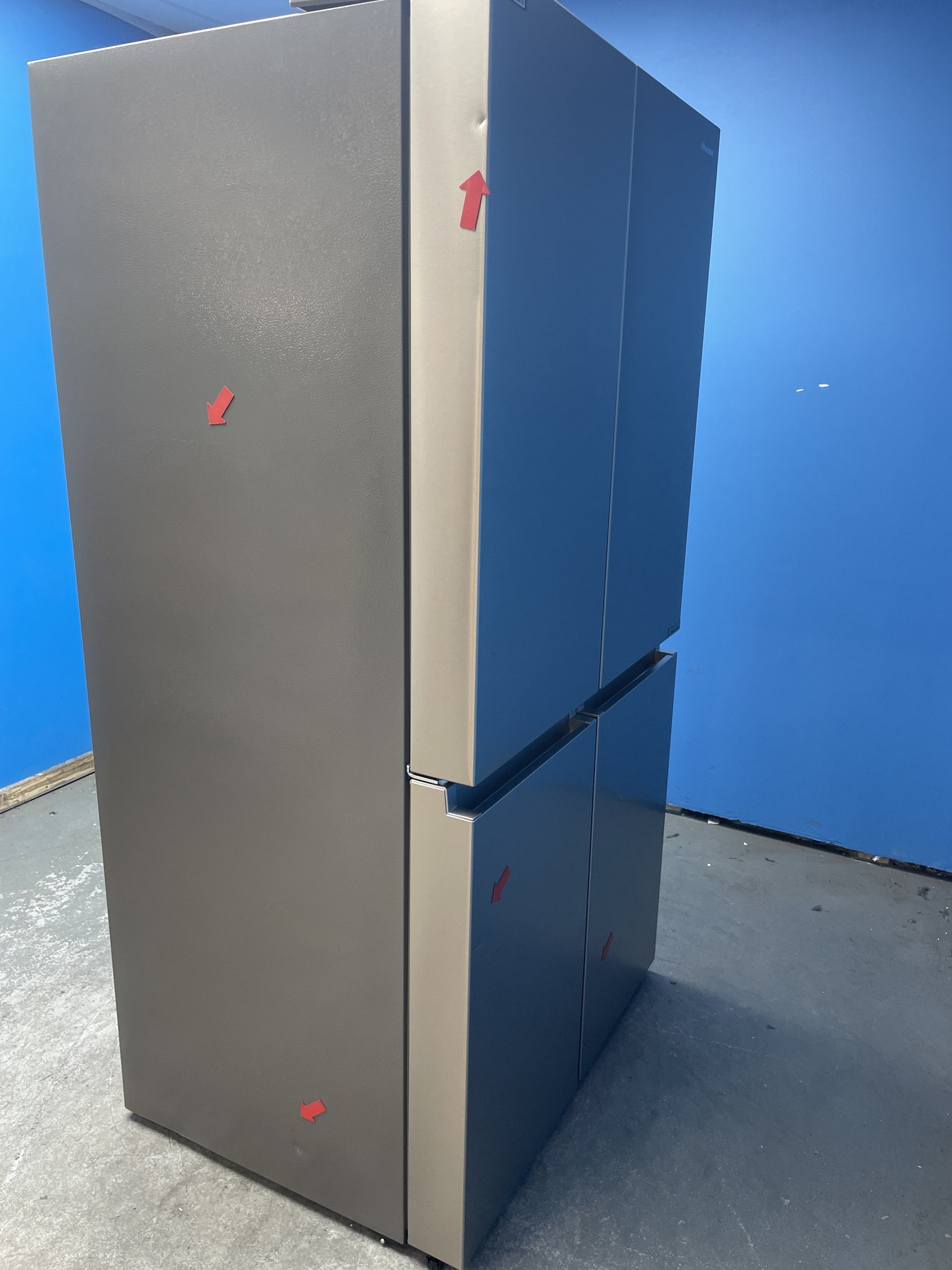 #GRC-157-801 - Hisense PureFlat RQ758N4SASE 609L American Style Fridge Freezer