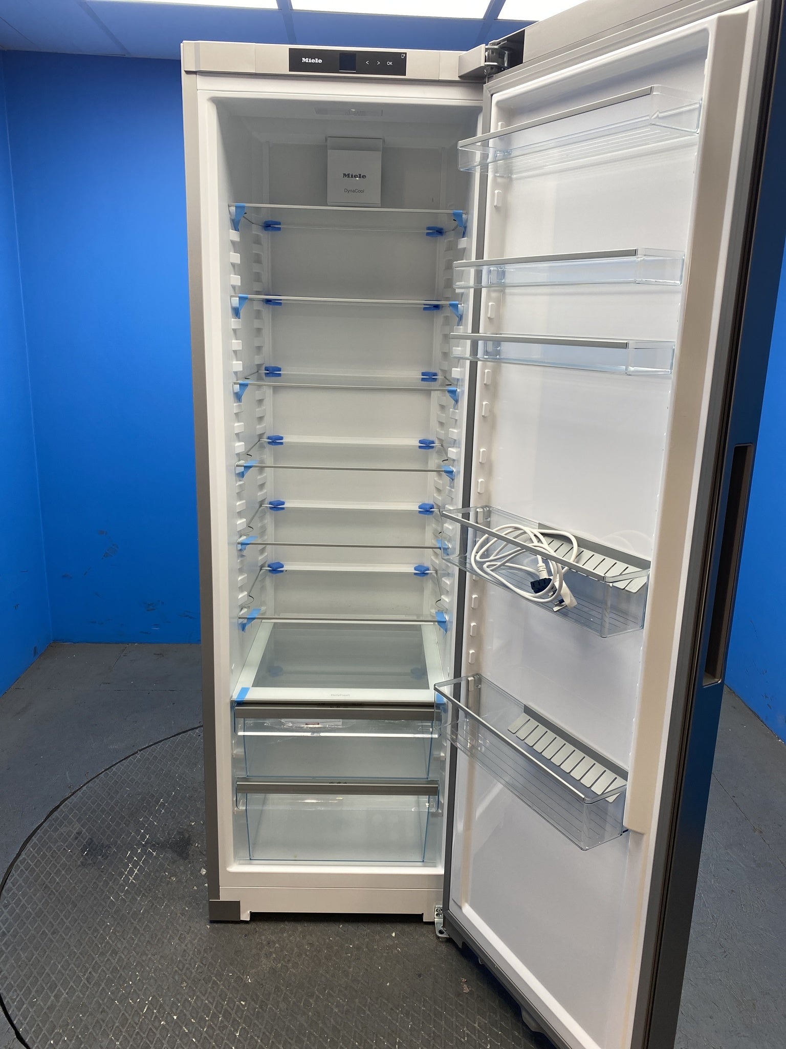 Miele KS4383DD 399 Litre Freestanding Larder Fridge