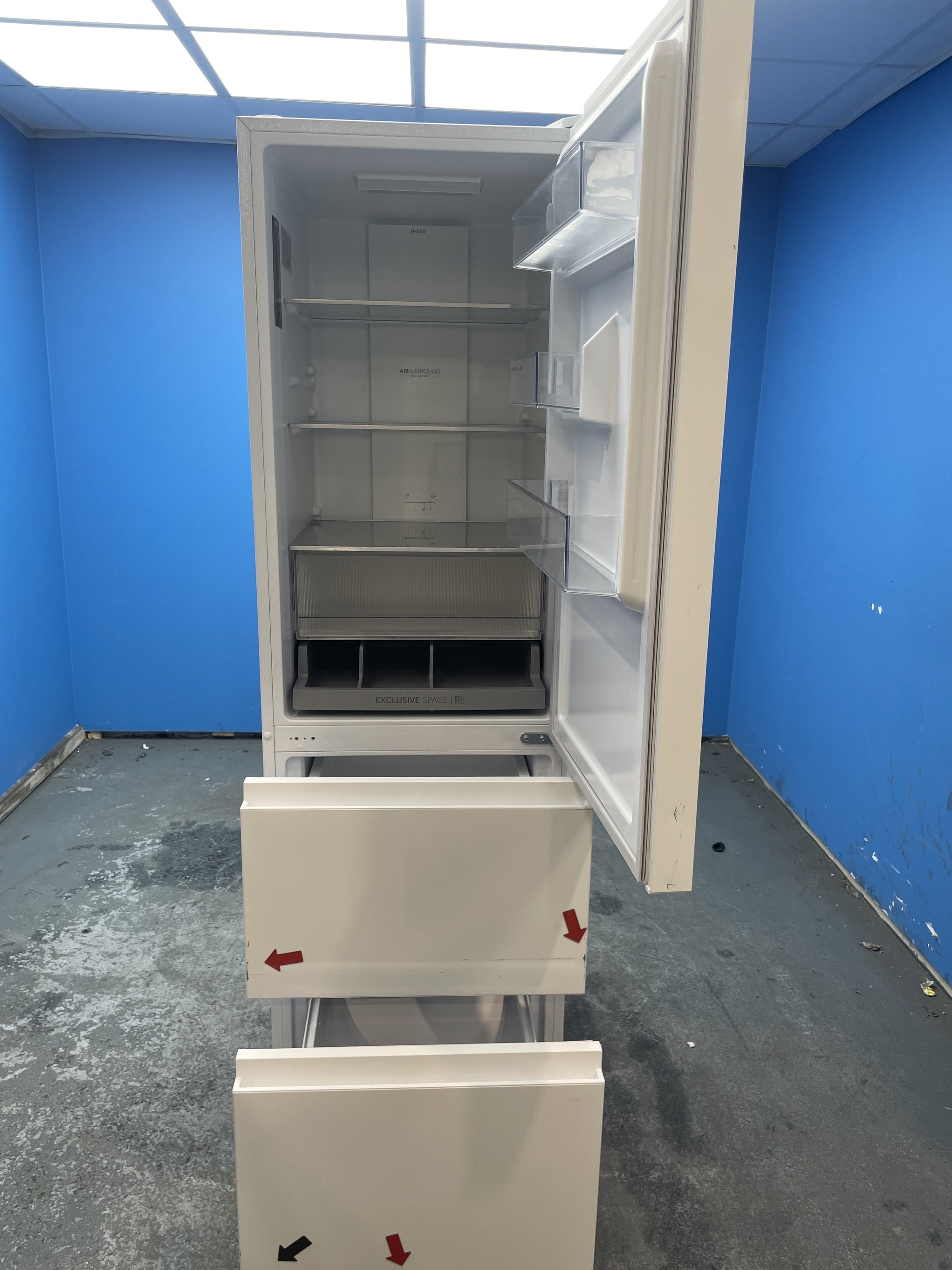 #GRC-151-823 - Haier 3D 55 Series 3 HTR3518ENMWK 60/40 Fridge Freezer