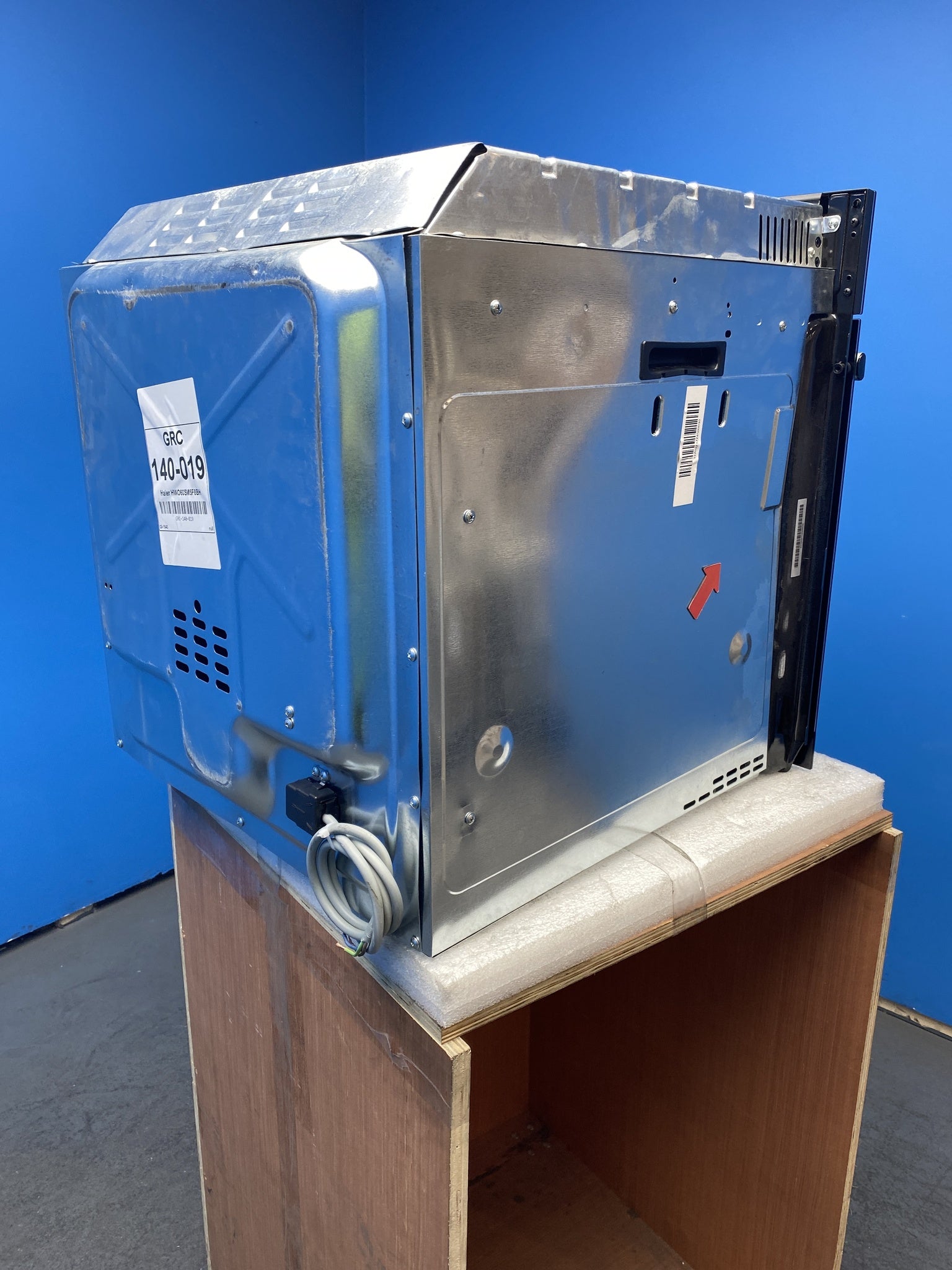 Haier HWO60SM5F8BH Built-in I-Turn Series 4 Pyrolytic Single Oven