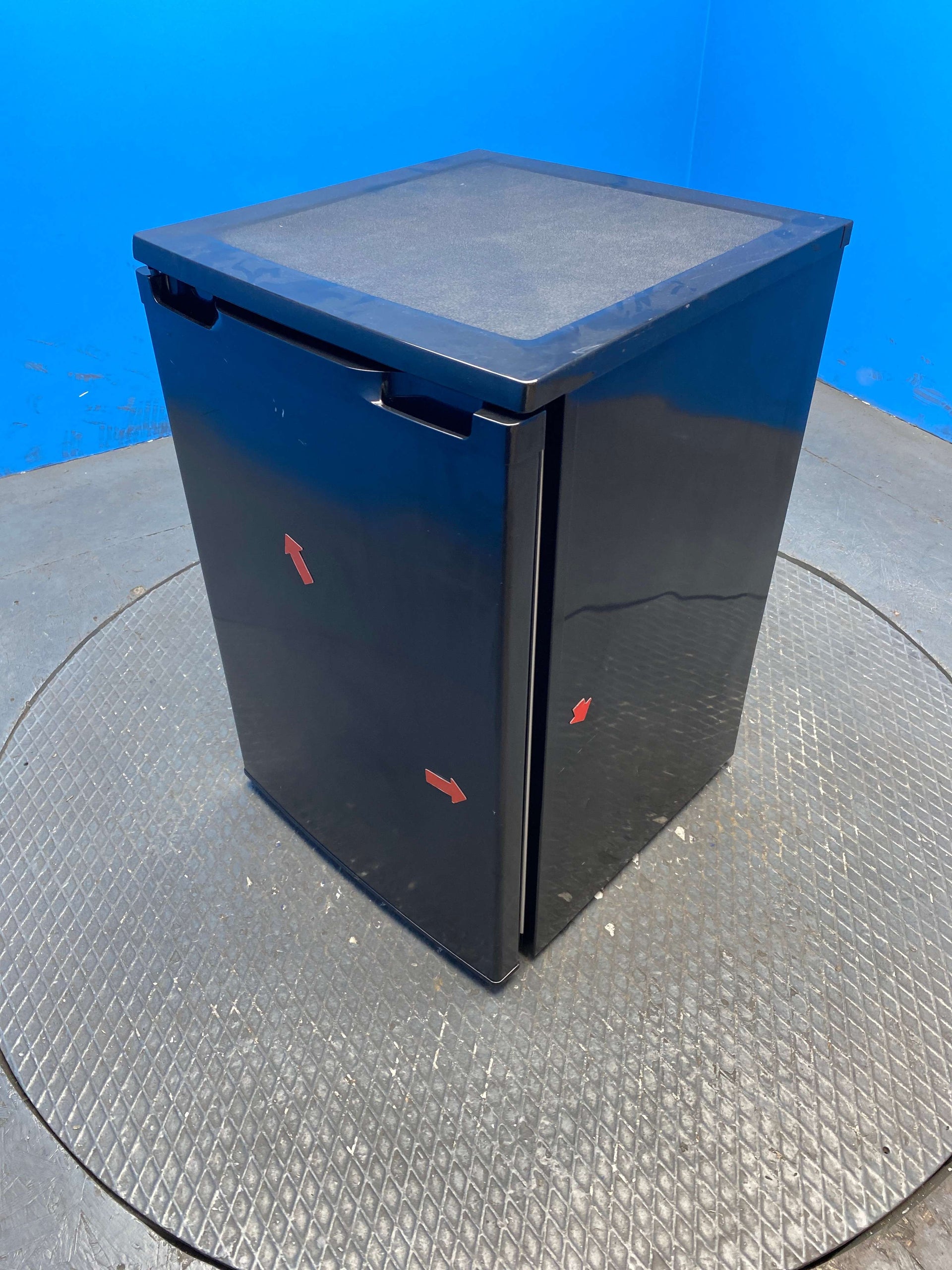 Igenix IG155B 109 Litre Under Counter Fridge with Ice Box