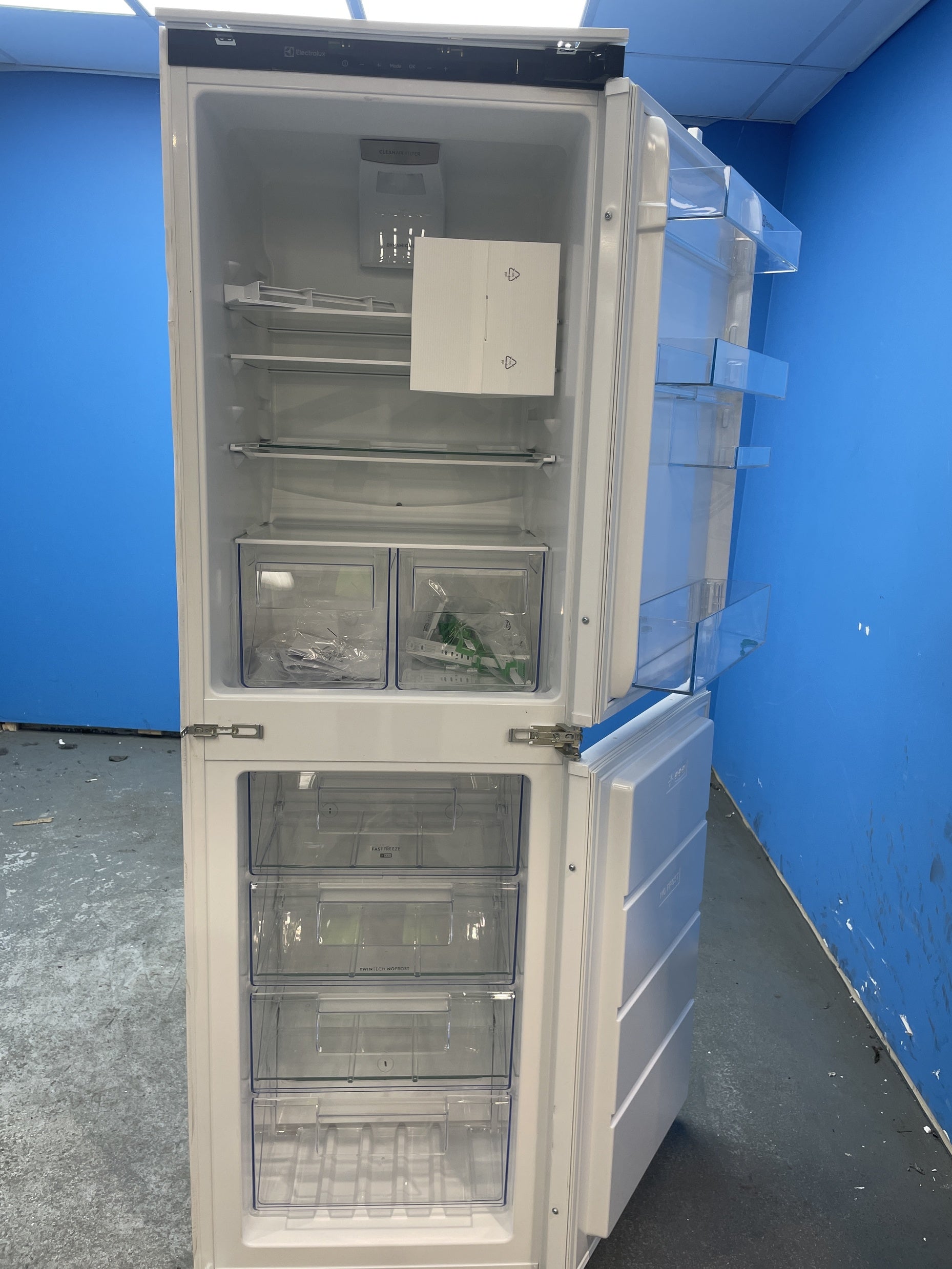 #GRC-158-316 - Electrolux LEL86012 Built-In TwinTech Fridge Freezer