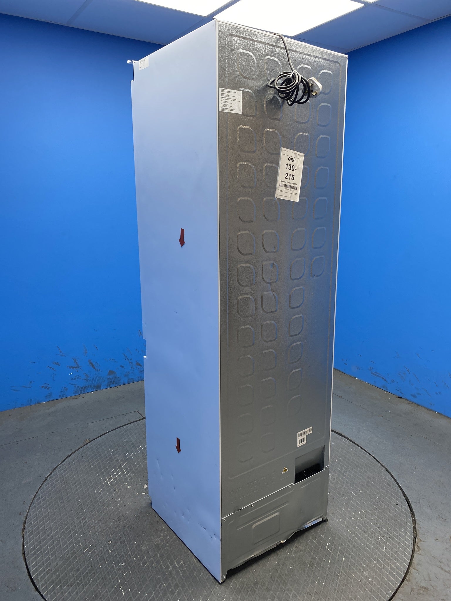 Hisense RB3B250SAWE Integrated 252L No Frost Fridge Freezer