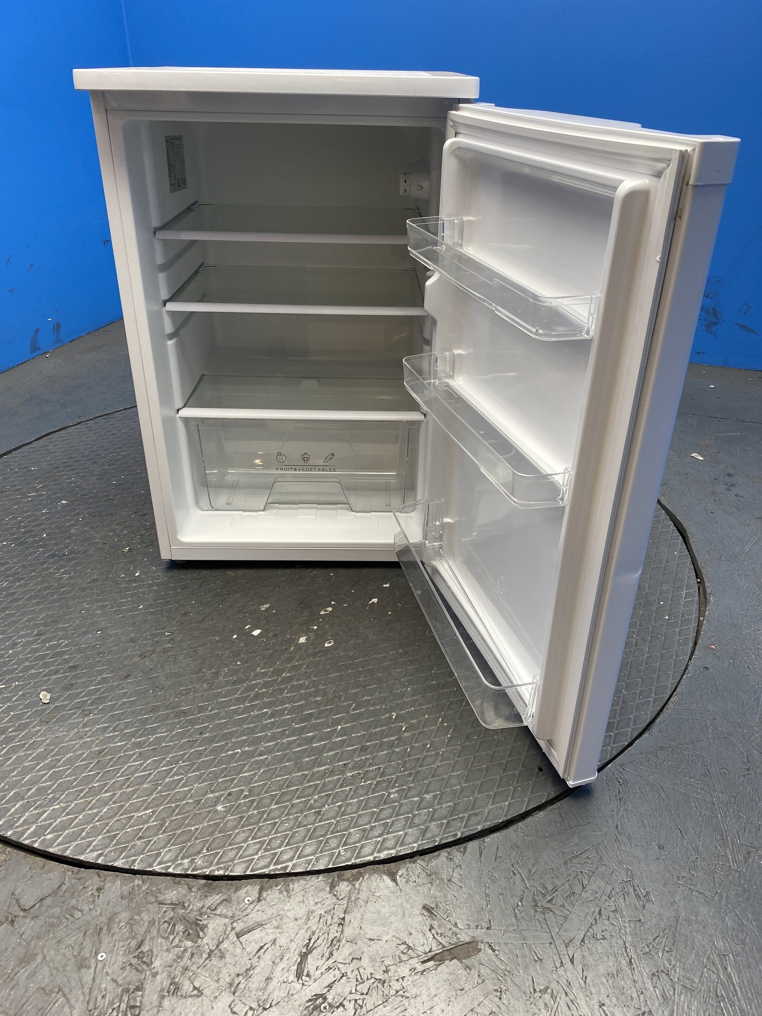 Statesman L255W 113 Litre 55cm Under Counter Fridge