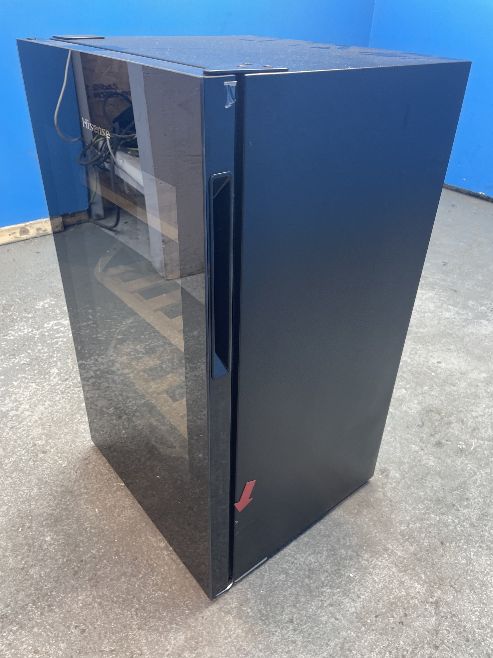 #GRC-157-236 - Hisense RW12D4NWG0 30‑Bottle Under Counter Wine Cooler