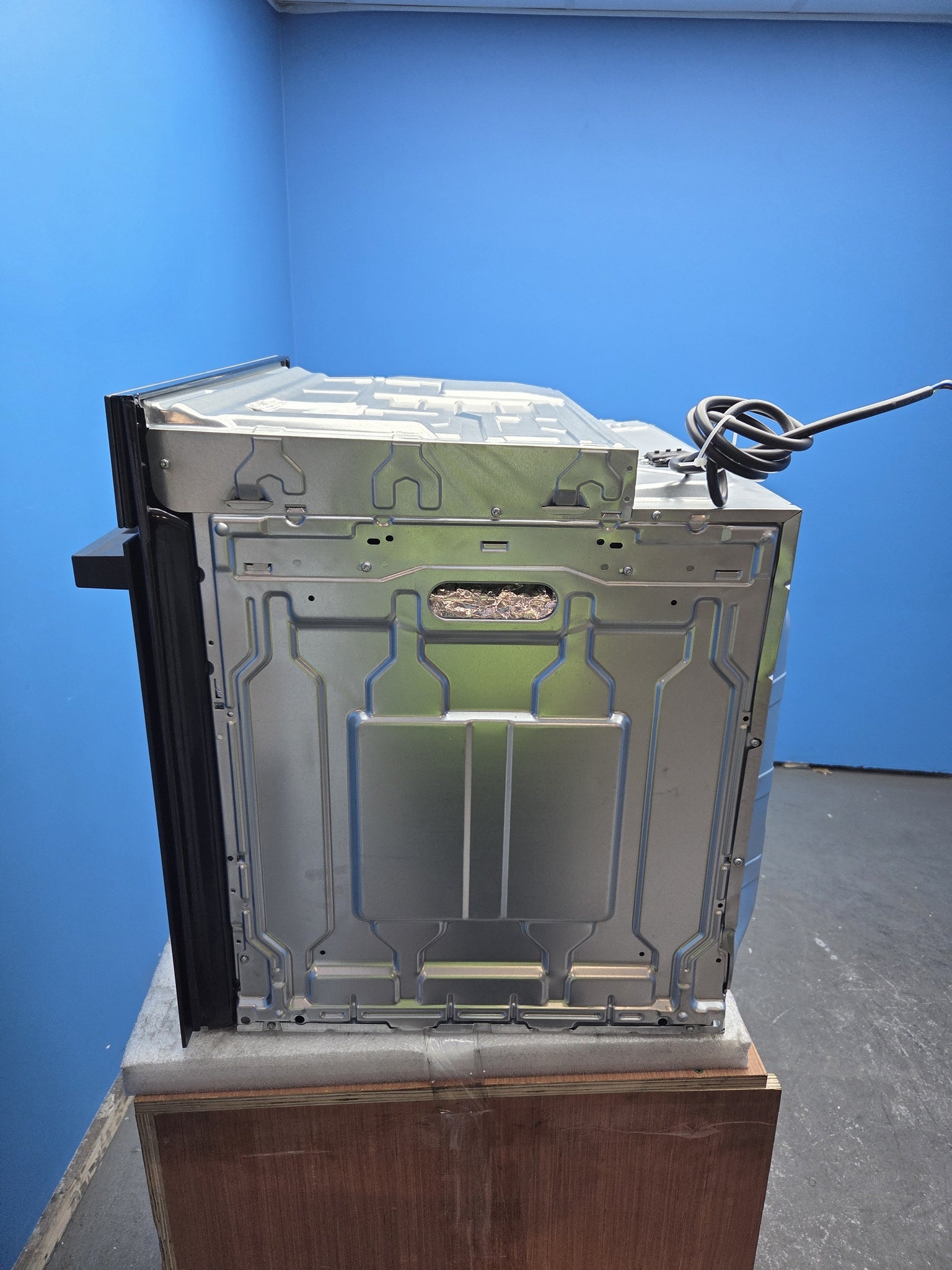 Hisense Hi6 BlackLine HO66FAPizzaChef Pyrolytic Smart Oven