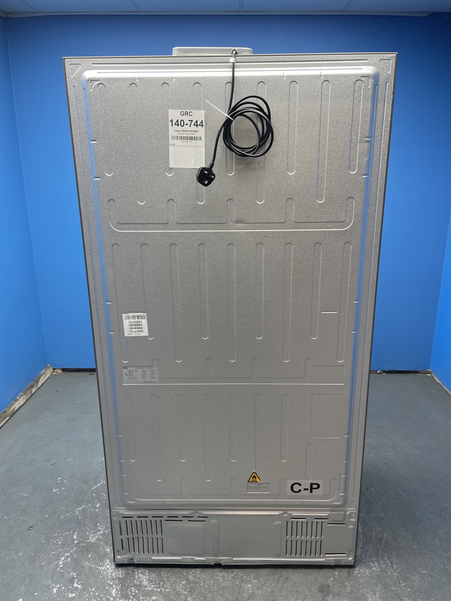 Haier Series 3 HSR5918DNMP 591 Litre American Style Fridge Freezer