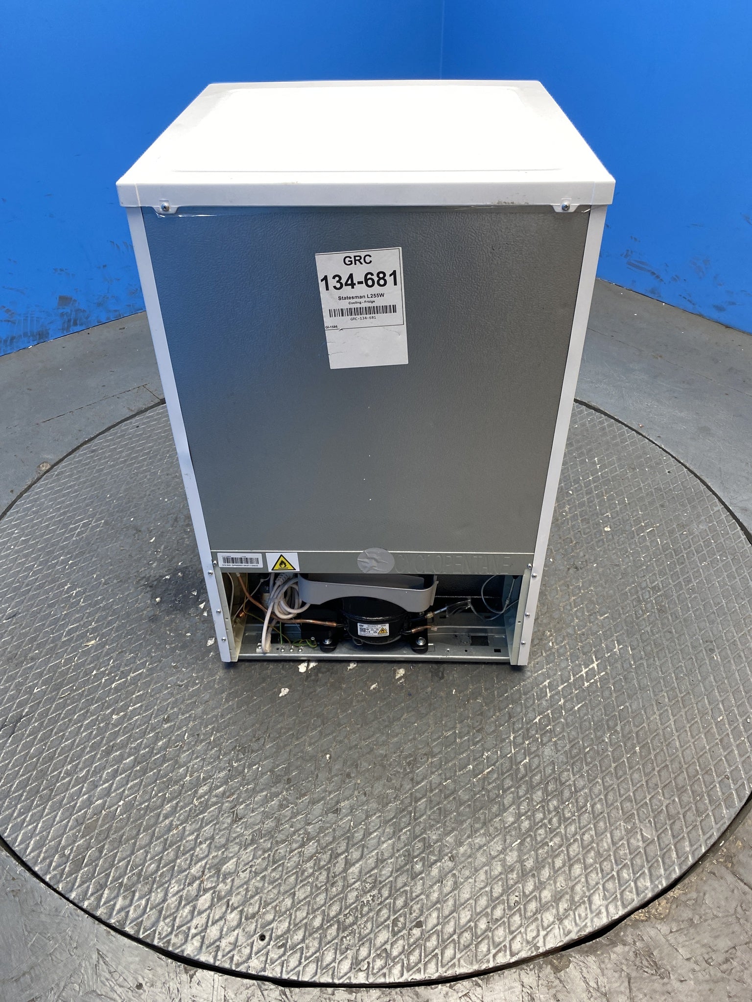 Statesman L255W 113 Litre 55cm Under Counter Fridge