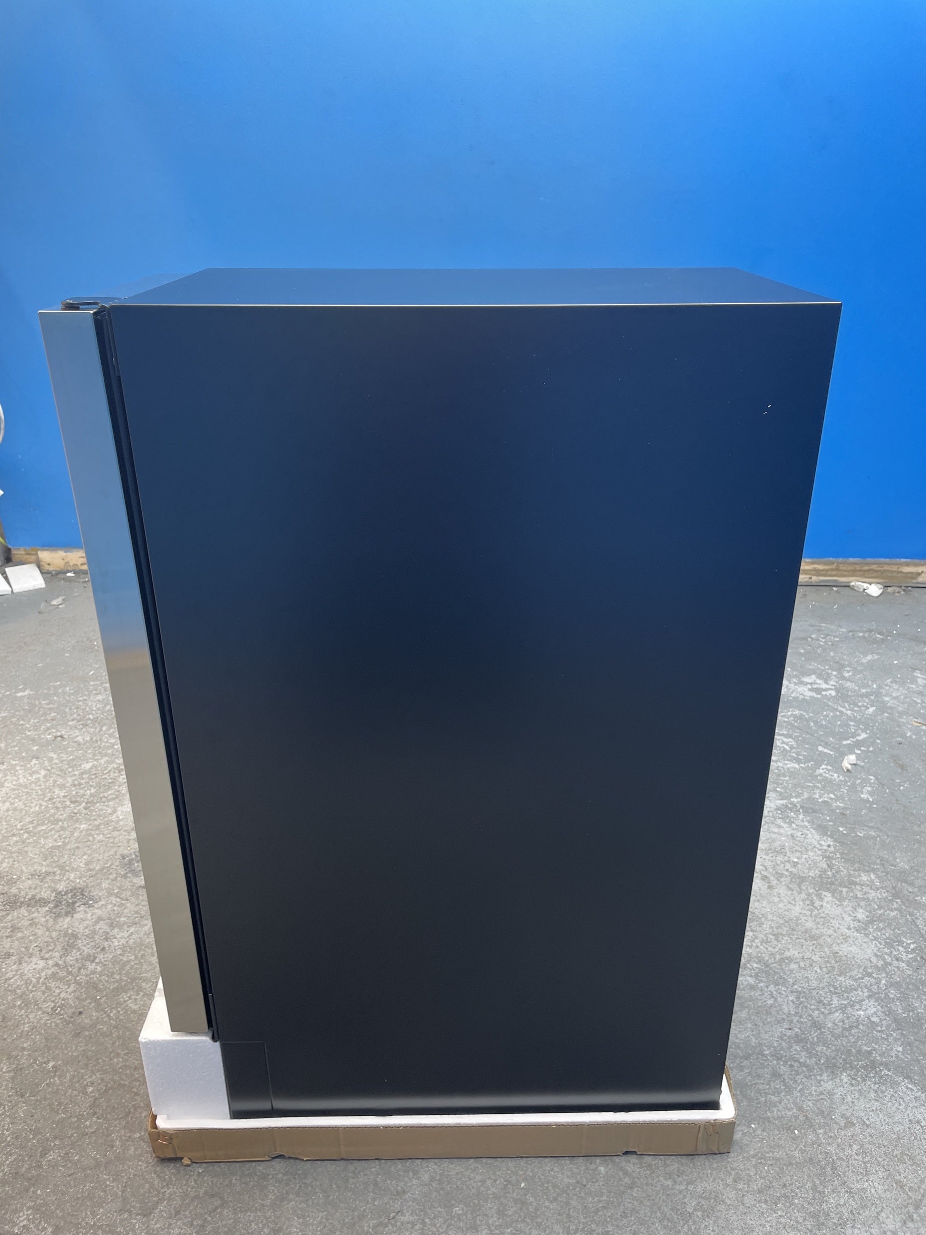 #GRC-159-259 - Hoover HWCB30UK/N 20 Bottles Wine Cooler