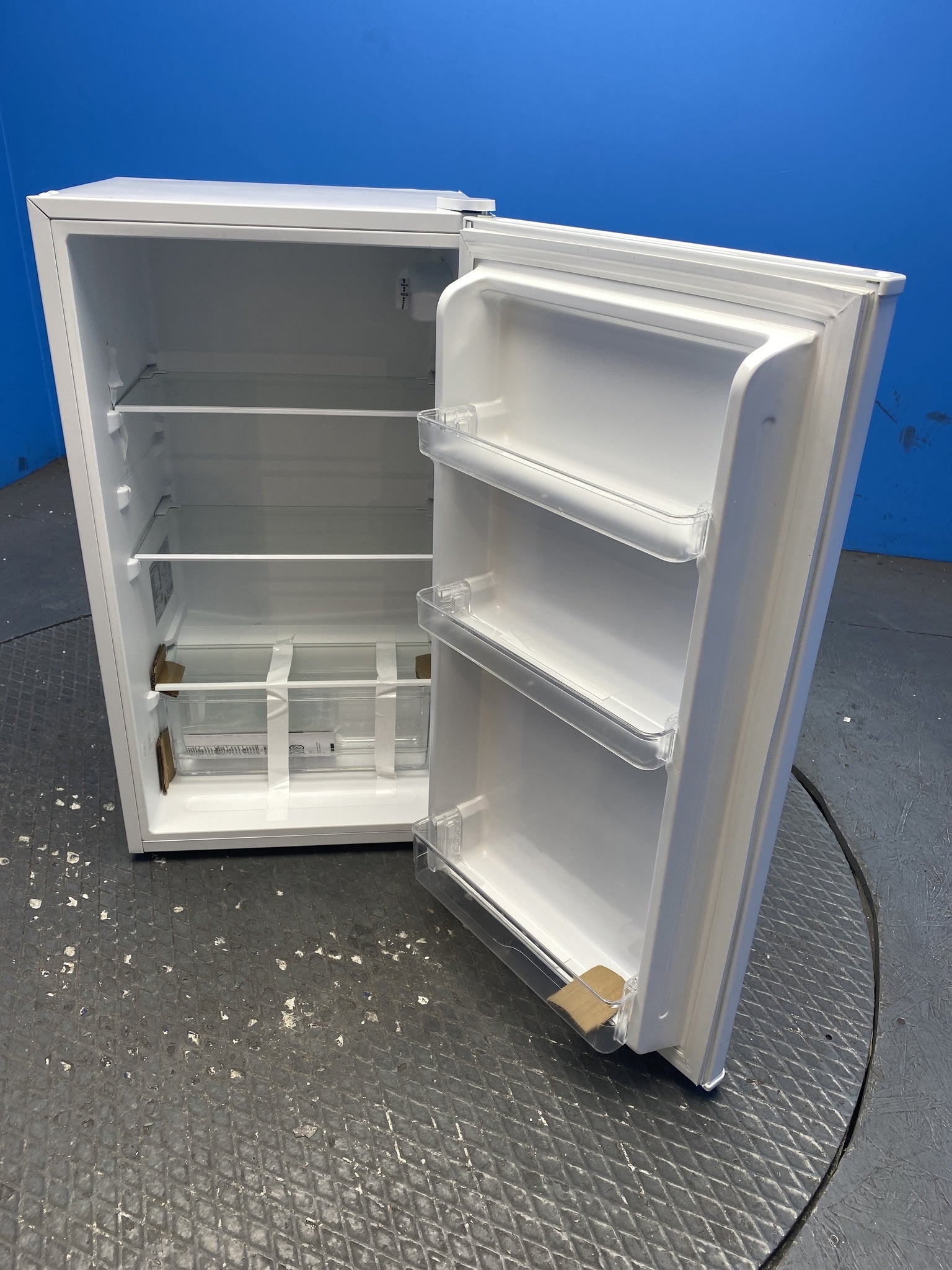 Statesman UC47LFW 93 Litres Under Counter Fridge