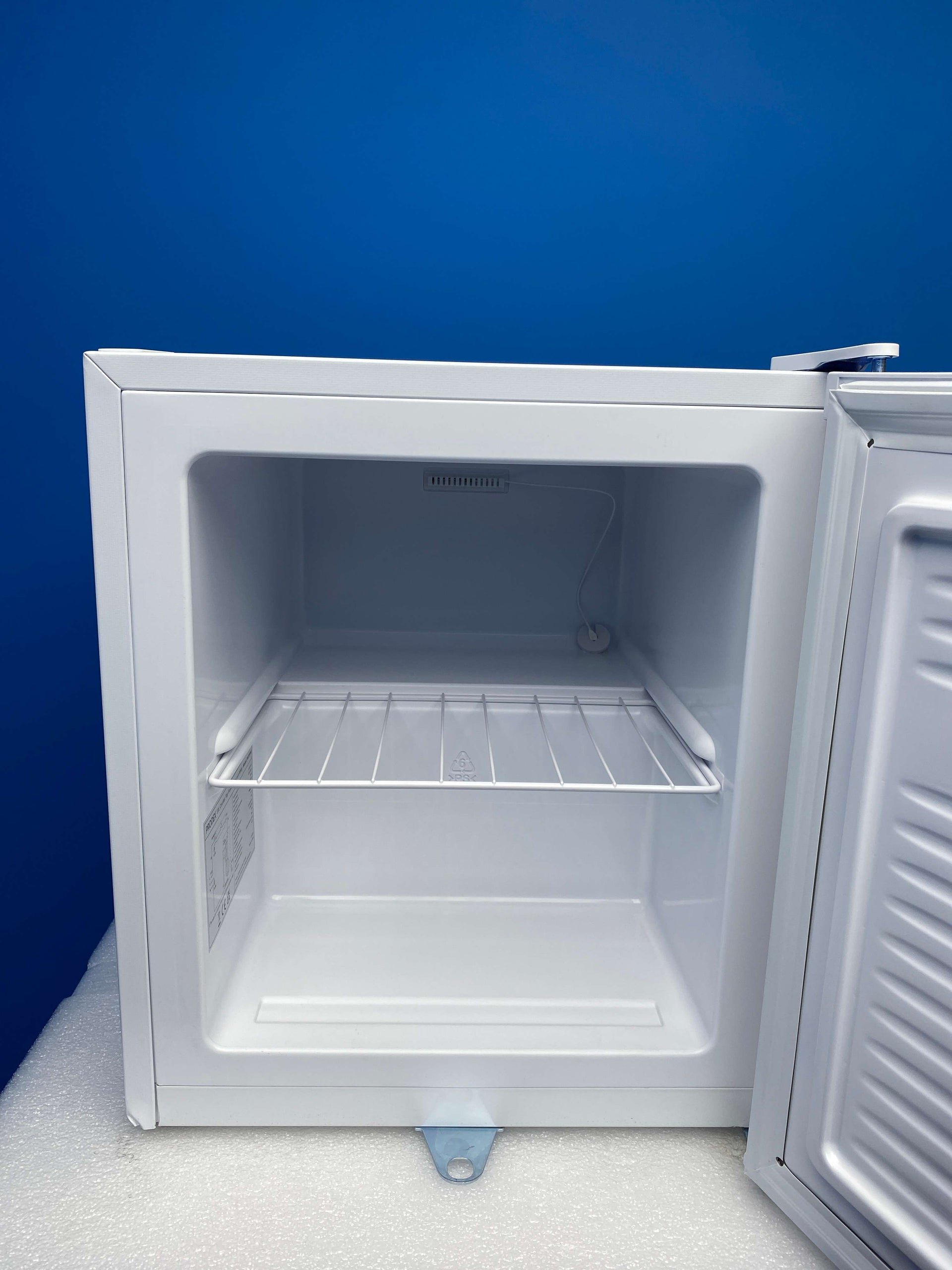 Prodex PX3751W 33 Litre Table Top Mini Freezer