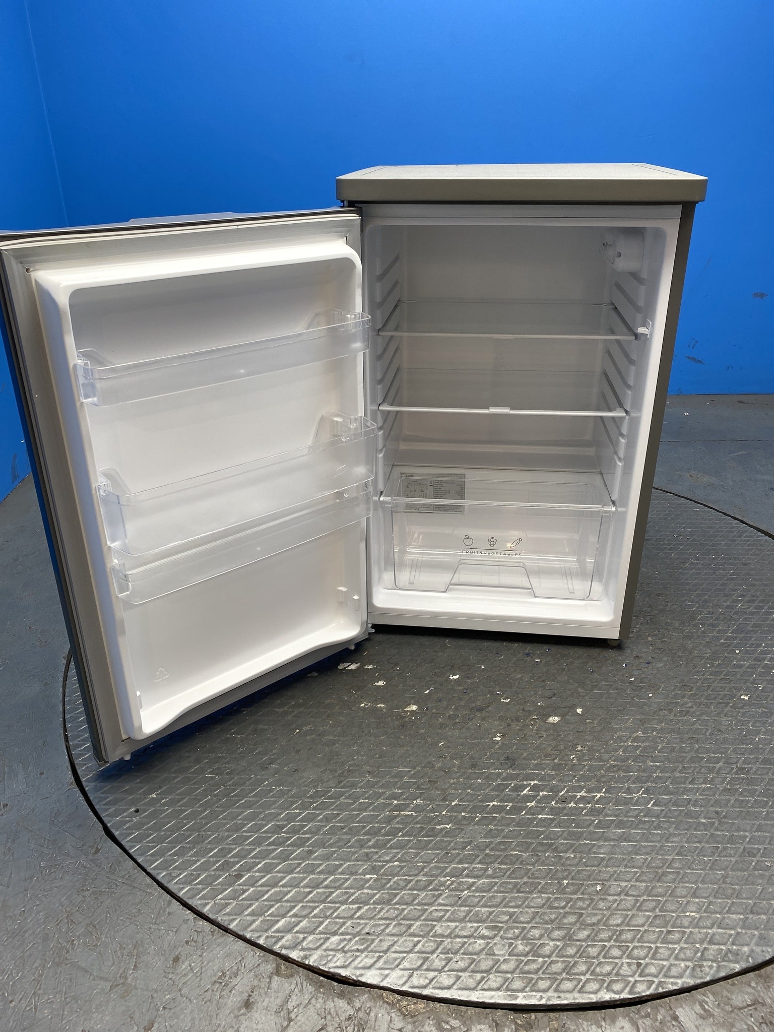Igenix IG255X 136 Litre Undercounter Fridge