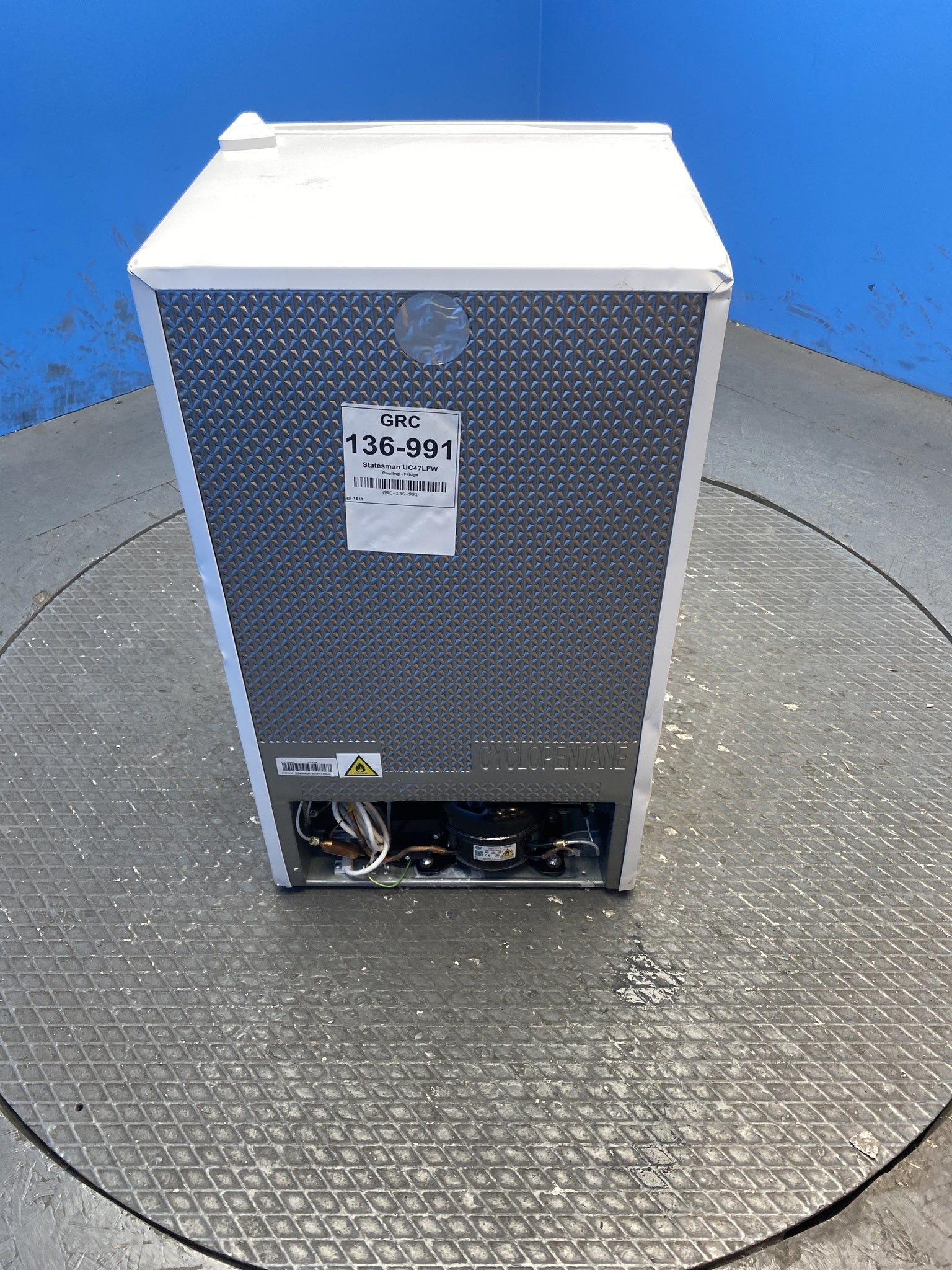 Statesman UC47LFW 93 Litres Under Counter Fridge