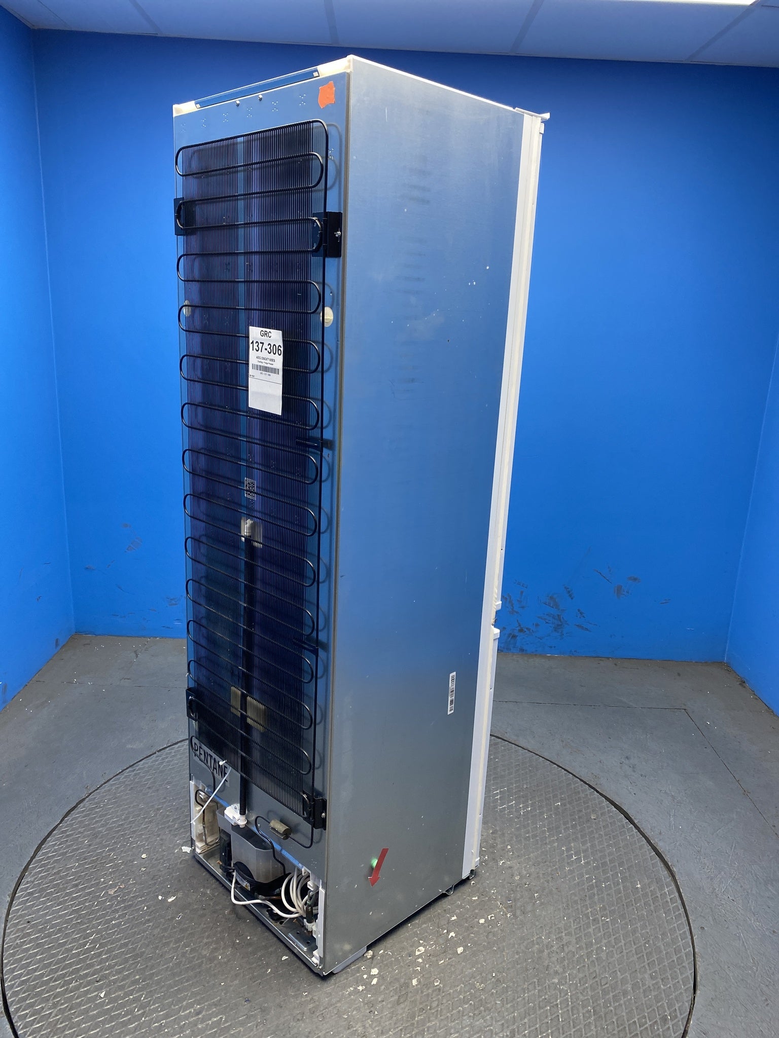 AEG LNS5LE18S 70/30 Integrated Low Frost Fridge Freezer