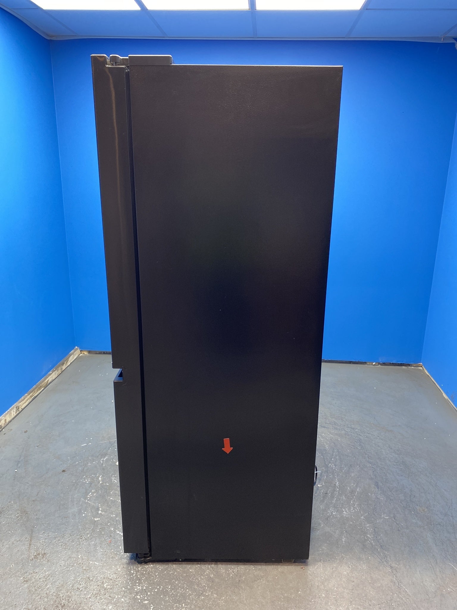 Hisense RS840N4WFE 649 Litre American Style Fridge Freezer