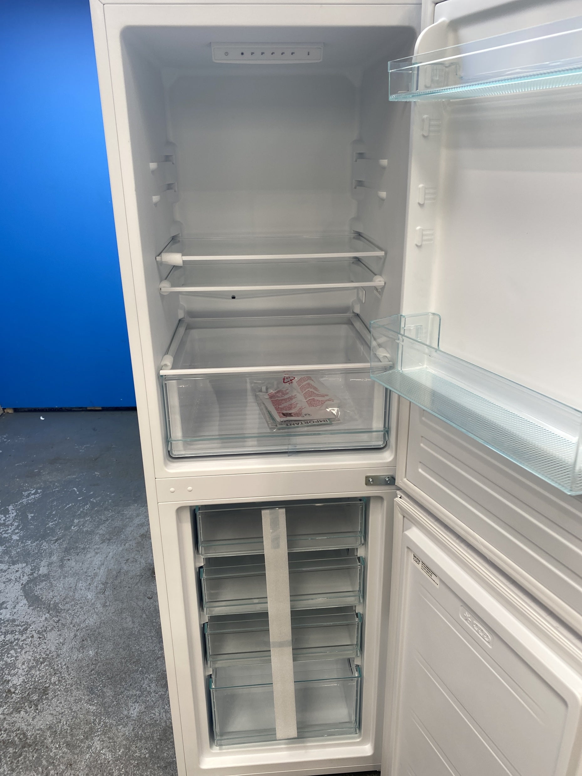 #GRC-156-075 - Candy CCT3L517EWK 252 Litre Combi Fridge Freezer