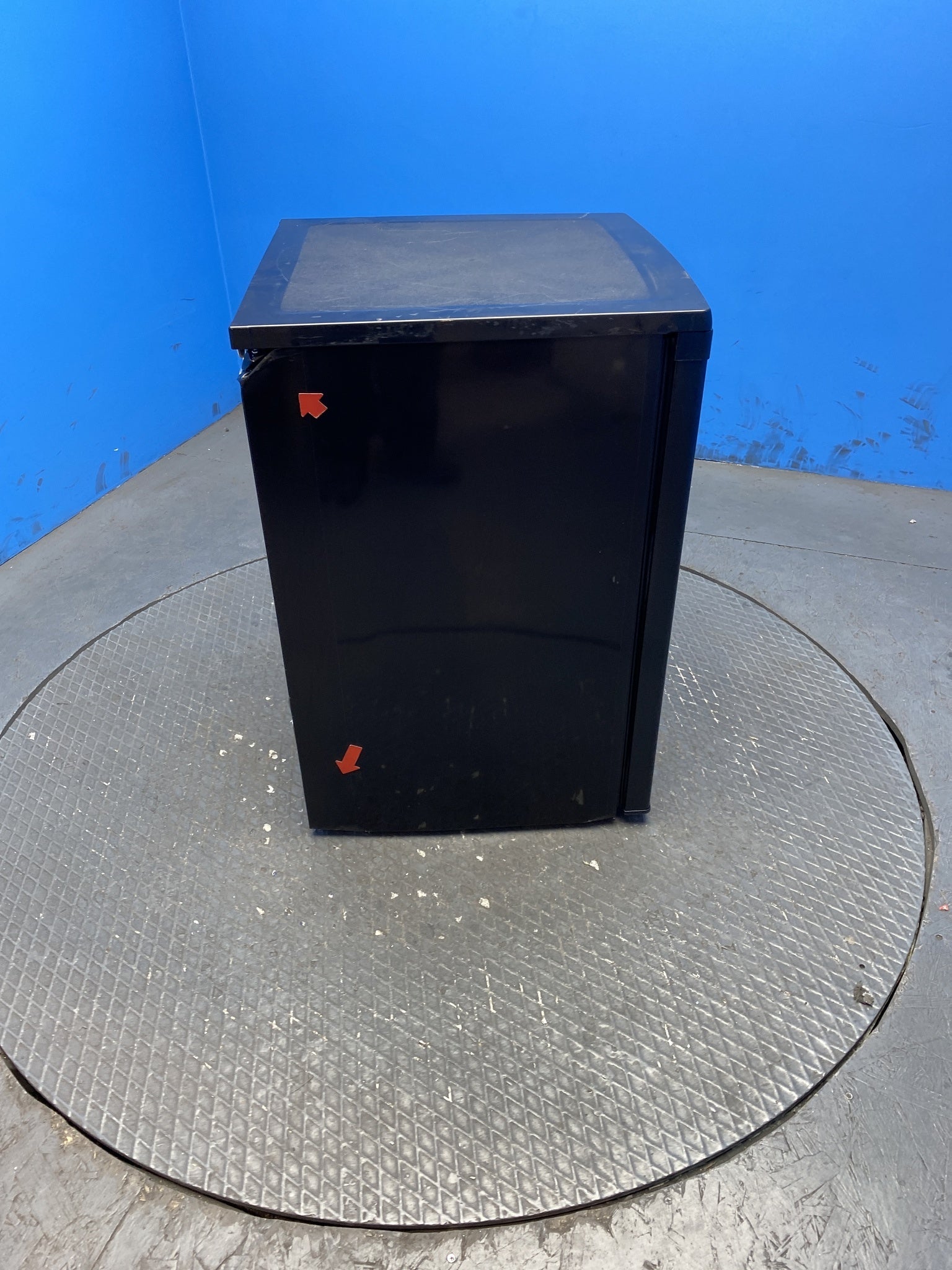 Igenix IG255B 136 Litre Under Counter Fridge