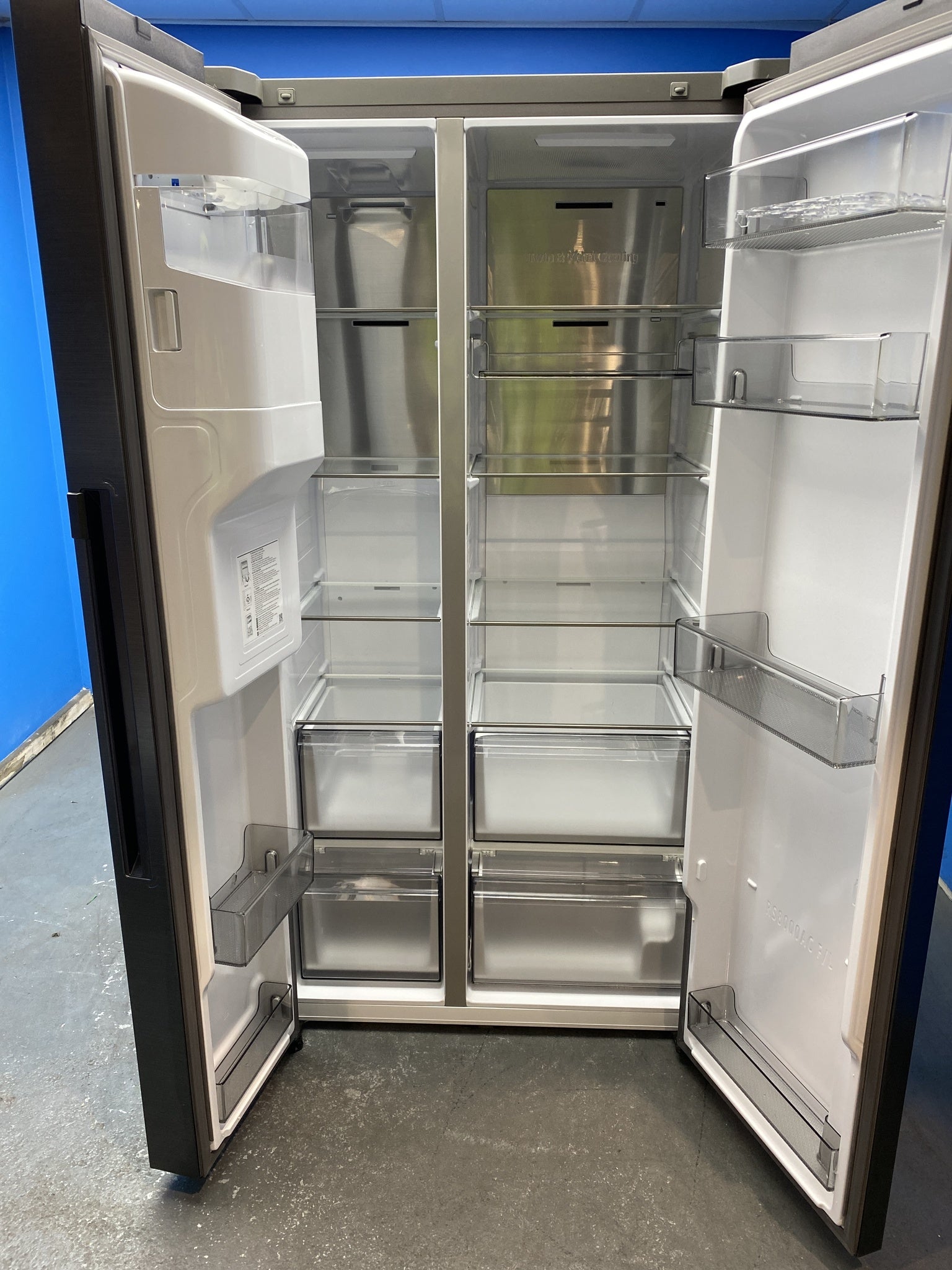 Samsung Series 8 RS80F66KBFEU Total No Frost American Fridge Freezer