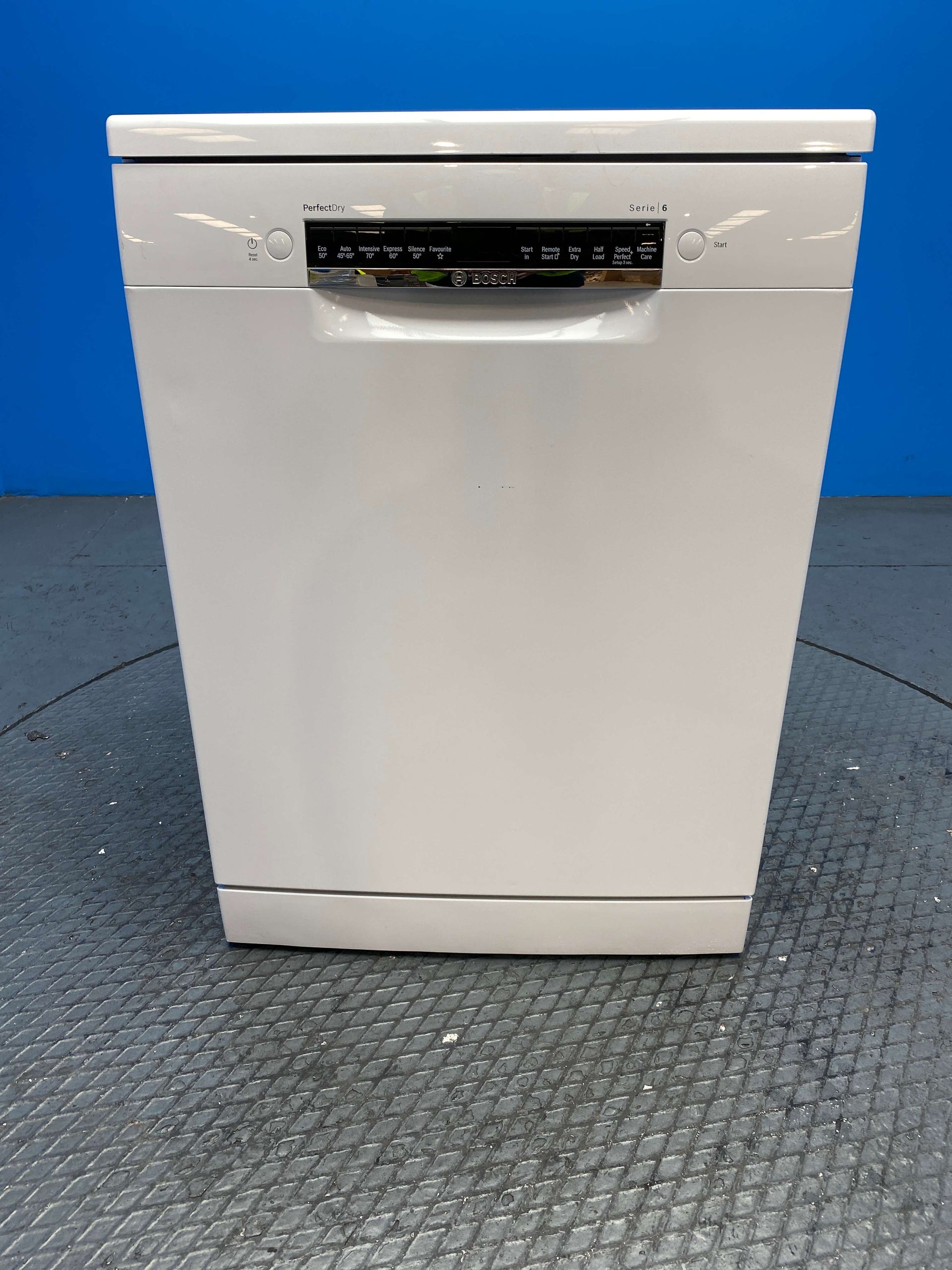 Bosch SMS6ZCW10G Series 6 14 Place Setting Dishwasher