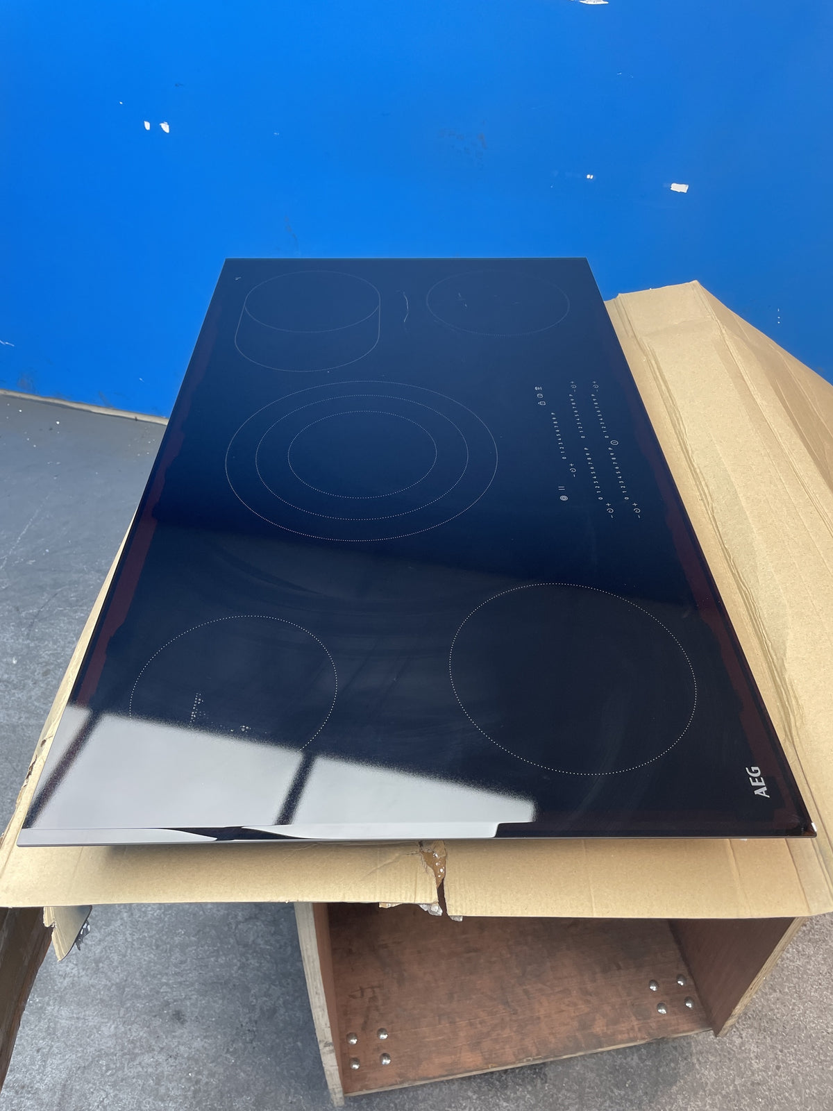 #GRC-142-854 - AEG TP95RA07FB Radiant 3000 Series 90cm Ceramic Hob