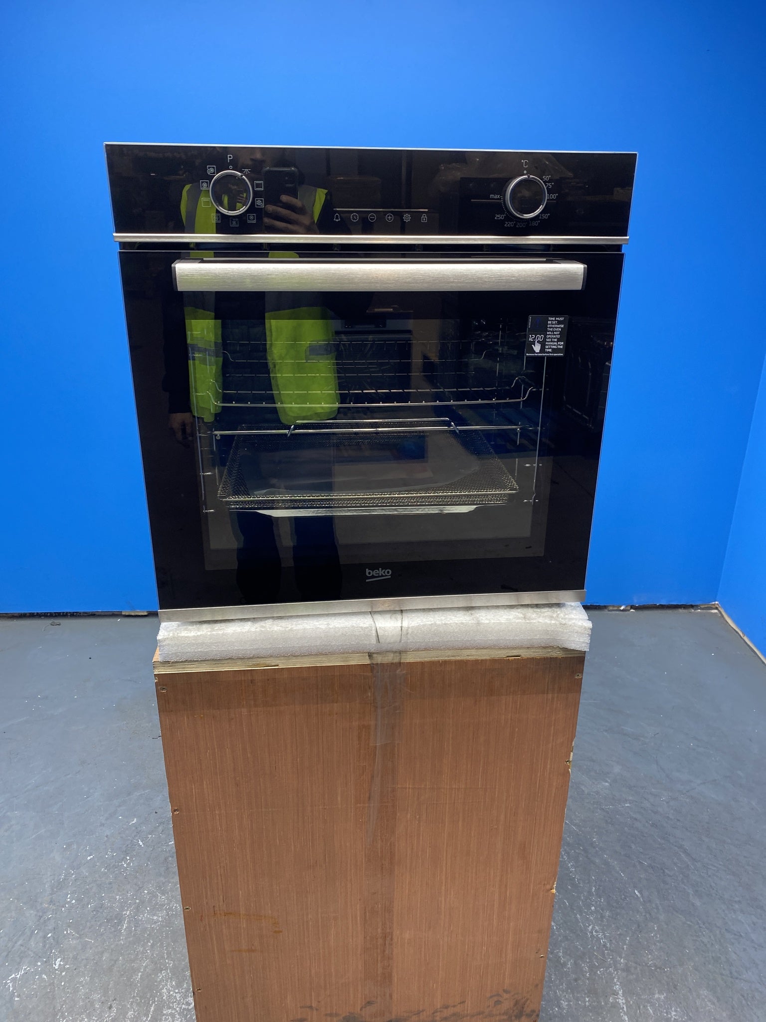 Beko BBIMA13300XC 60cm Built-In AeroPerfect™ Multifunction Oven