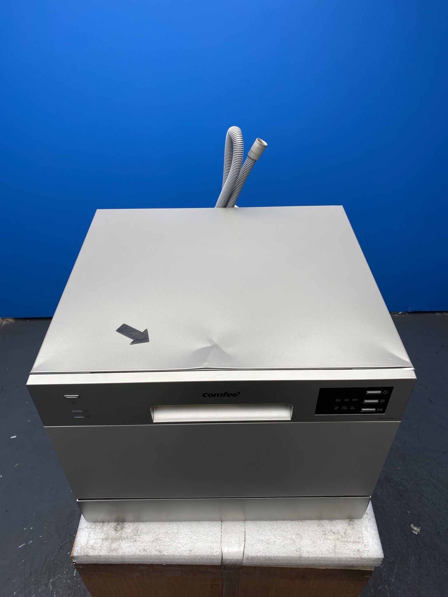 COMFEE' KWH-TD602E-S 6 Place Setting Countertop Dishwasher