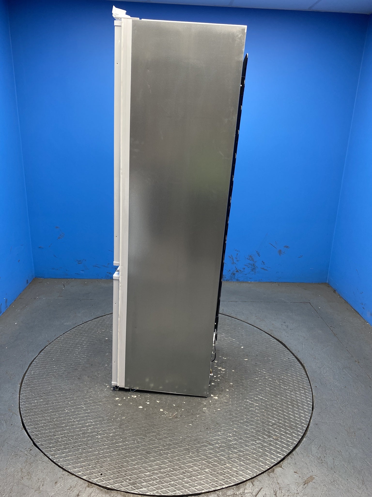 AEG LNS5LE18S 70/30 Integrated Low Frost Fridge Freezer