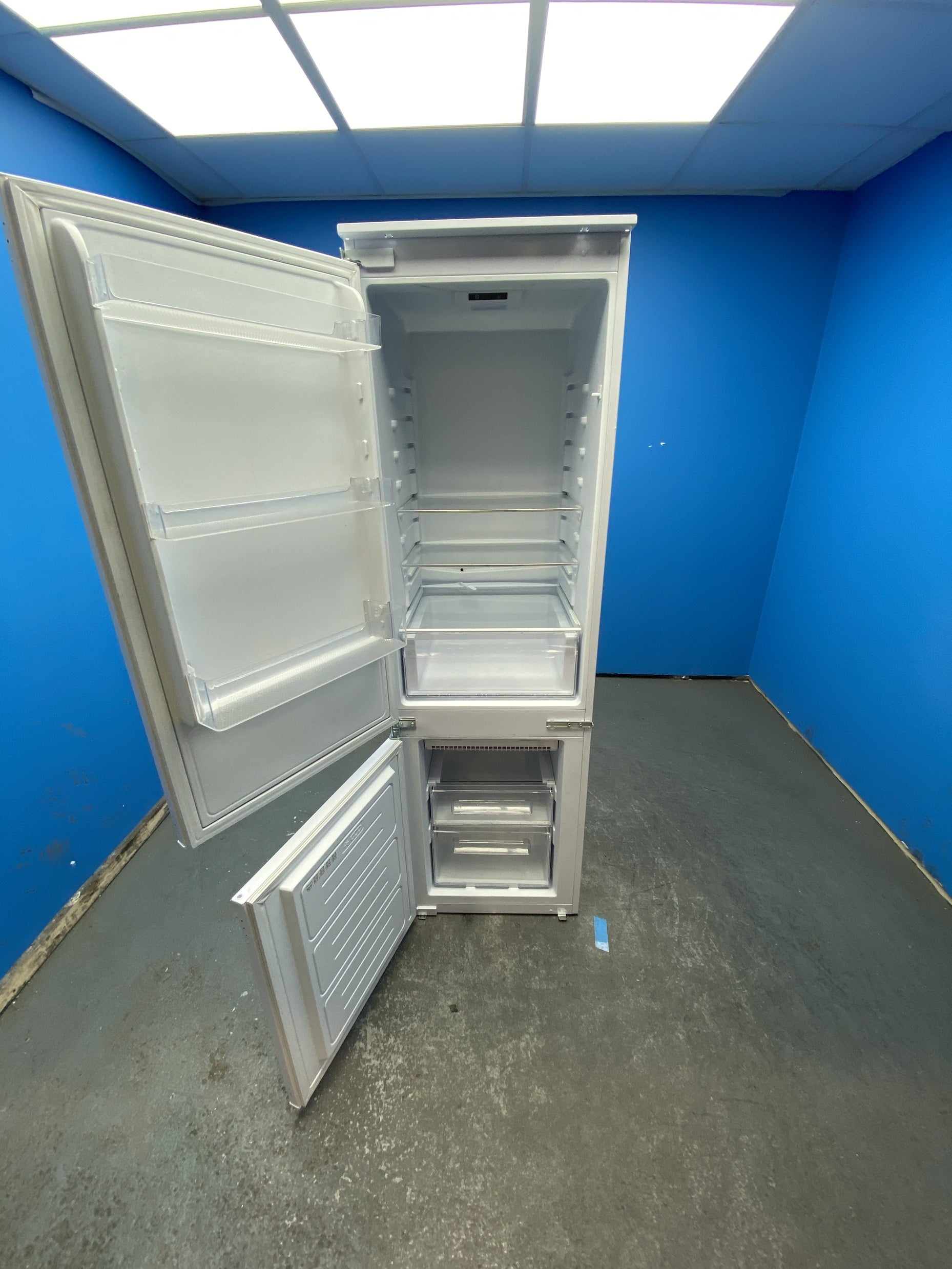 Iberna BCFFU7030/N 70/30 Integrated Fridge Freezer with Frost Free