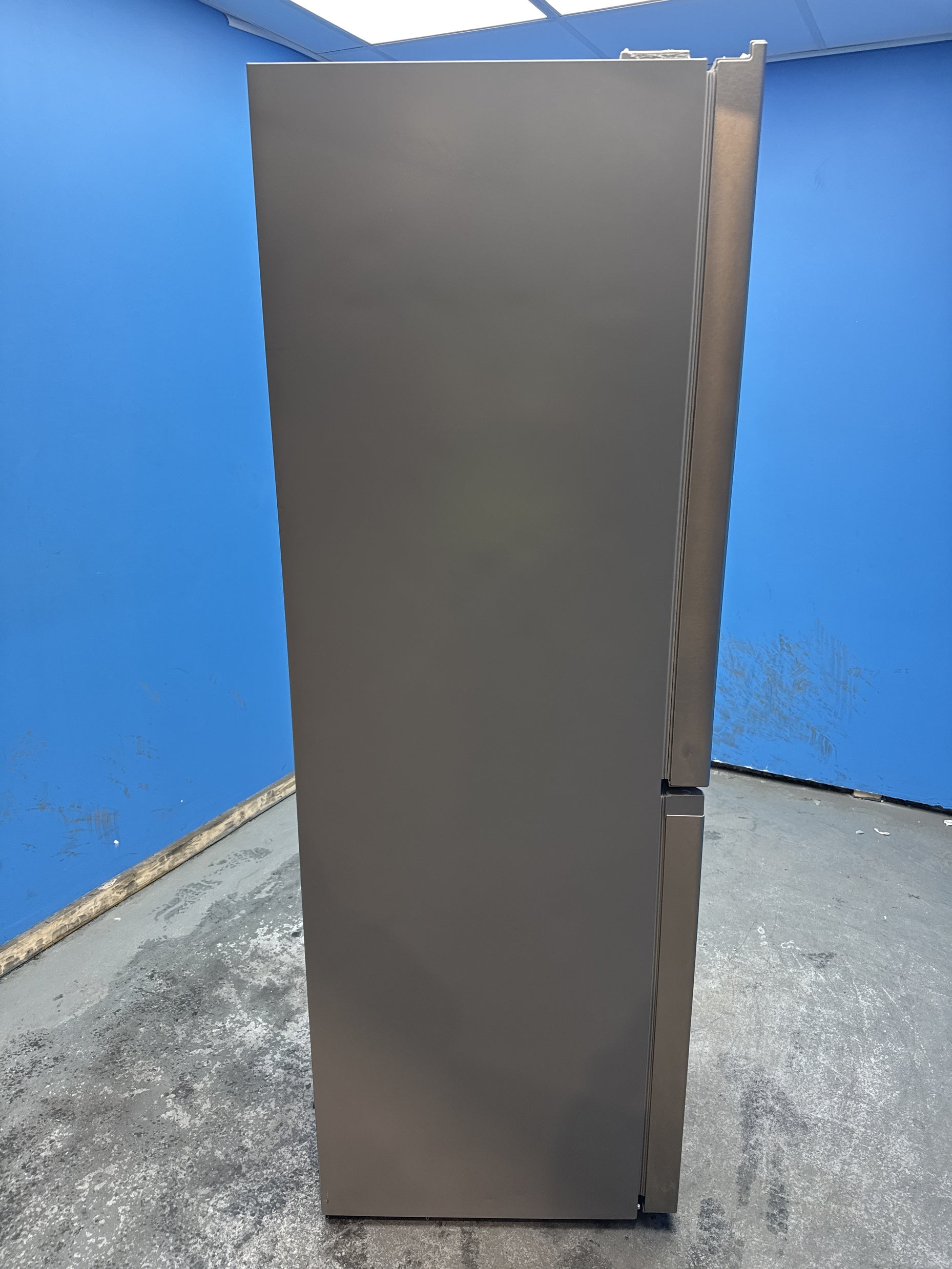 #GRC-154-486 - Midea MDRB379FGD02 273L Frost Free Fridge Freezer