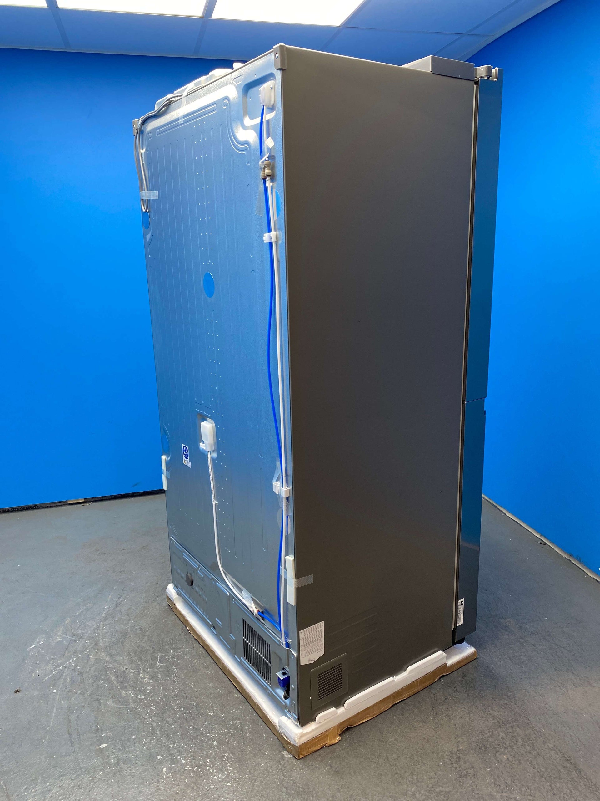 LG GSXE81PYBD American Style Fridge Freezer with InstaView™