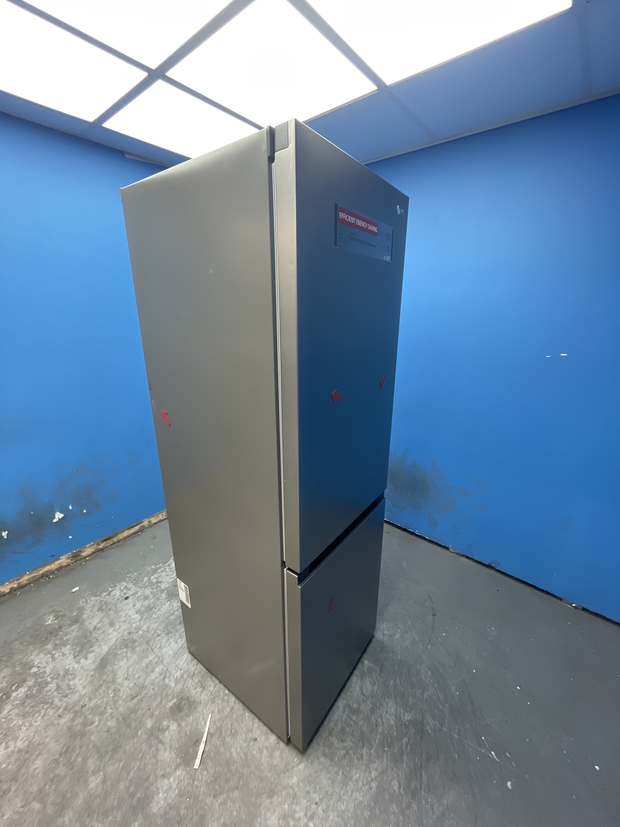 #GRC-163-237 - LG 344L NatureFRESH 60/40 Frost Free Fridge Freezer with DoorCooling