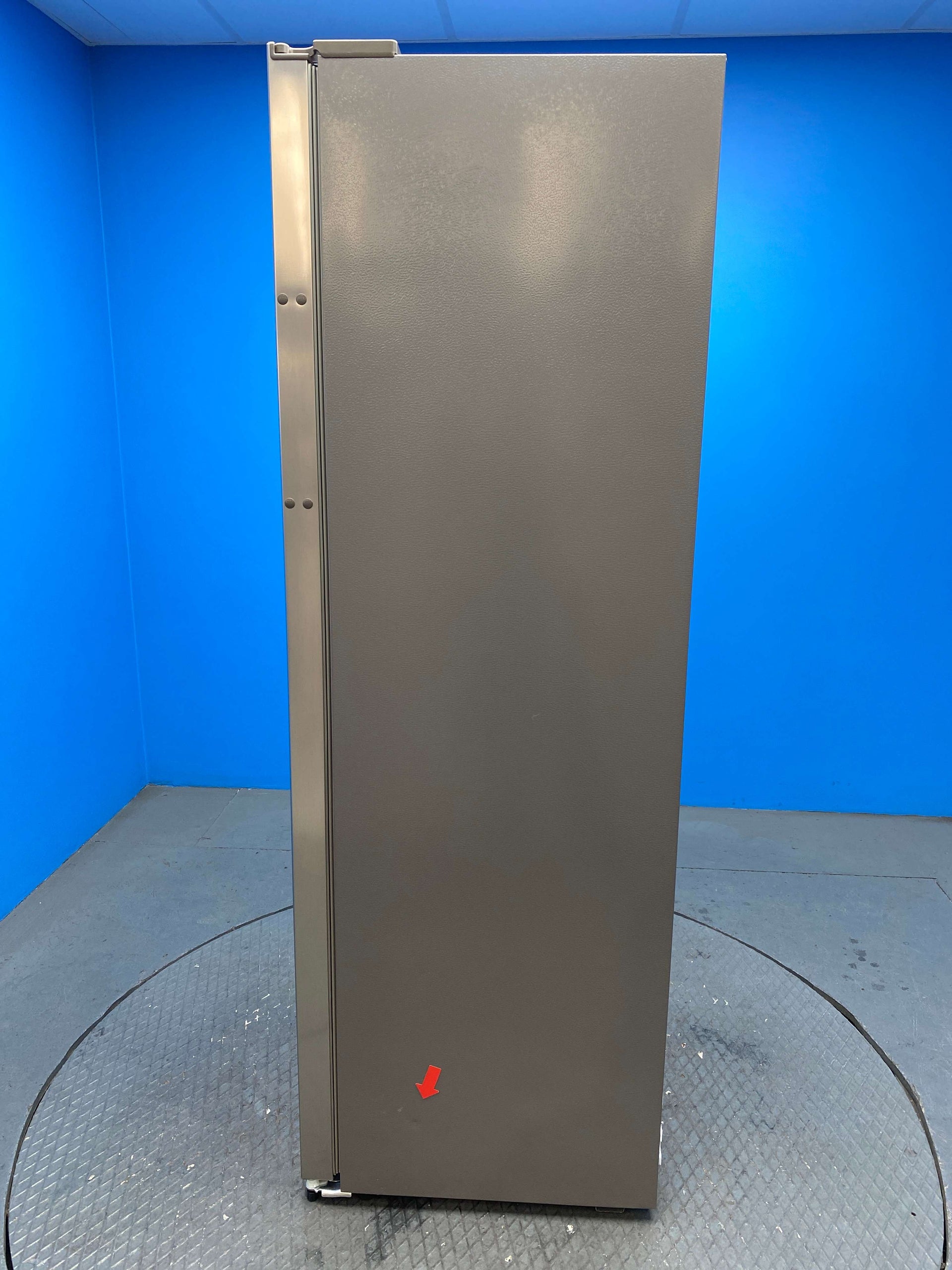 Hisense RL415N4ACE Tall 322 Litre No Frost  Larder Fridge