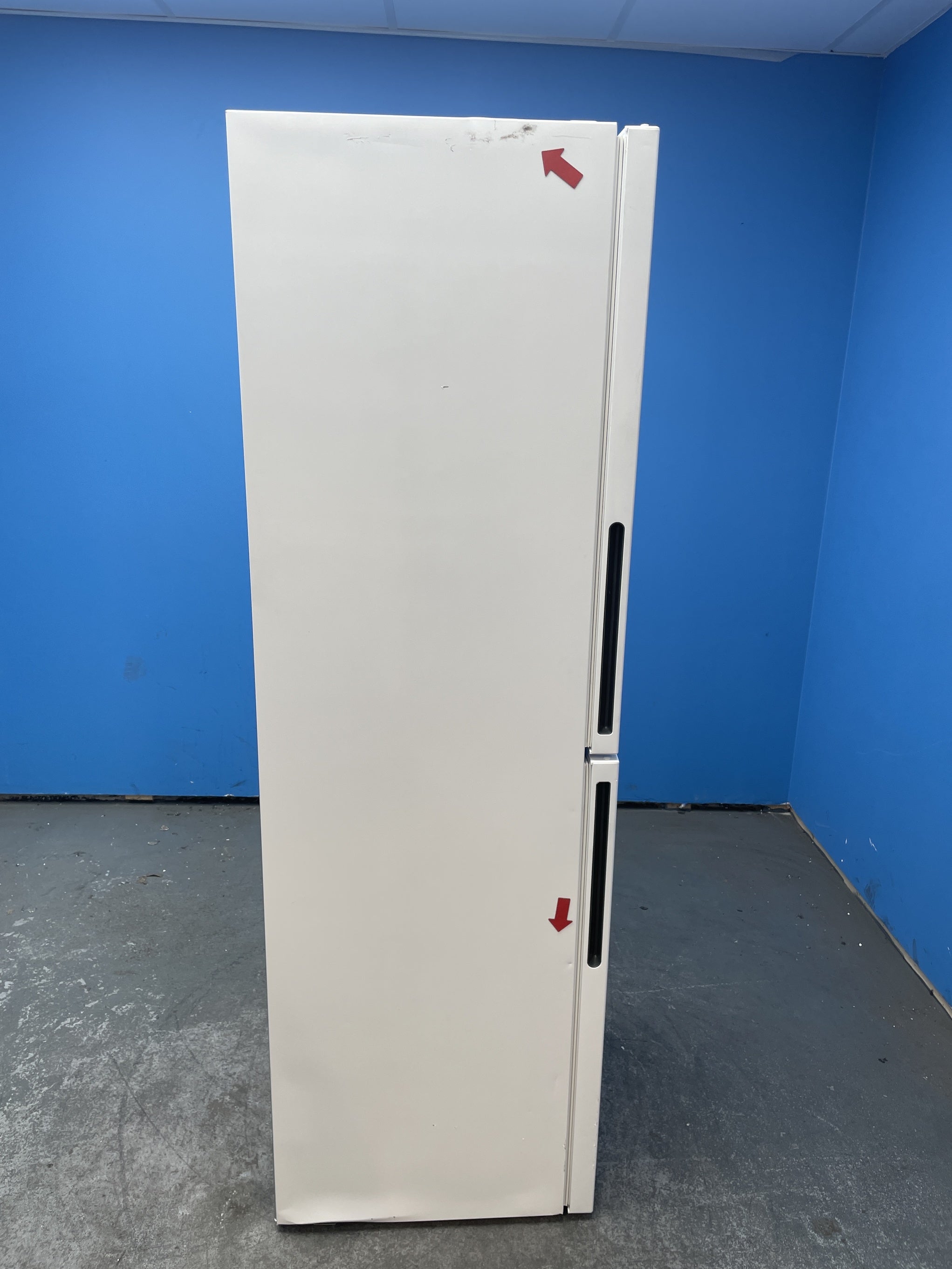 #GRC-159-266 - Hoover HVT3CLECKIHW 235 Litre Combi Fridge Freezer