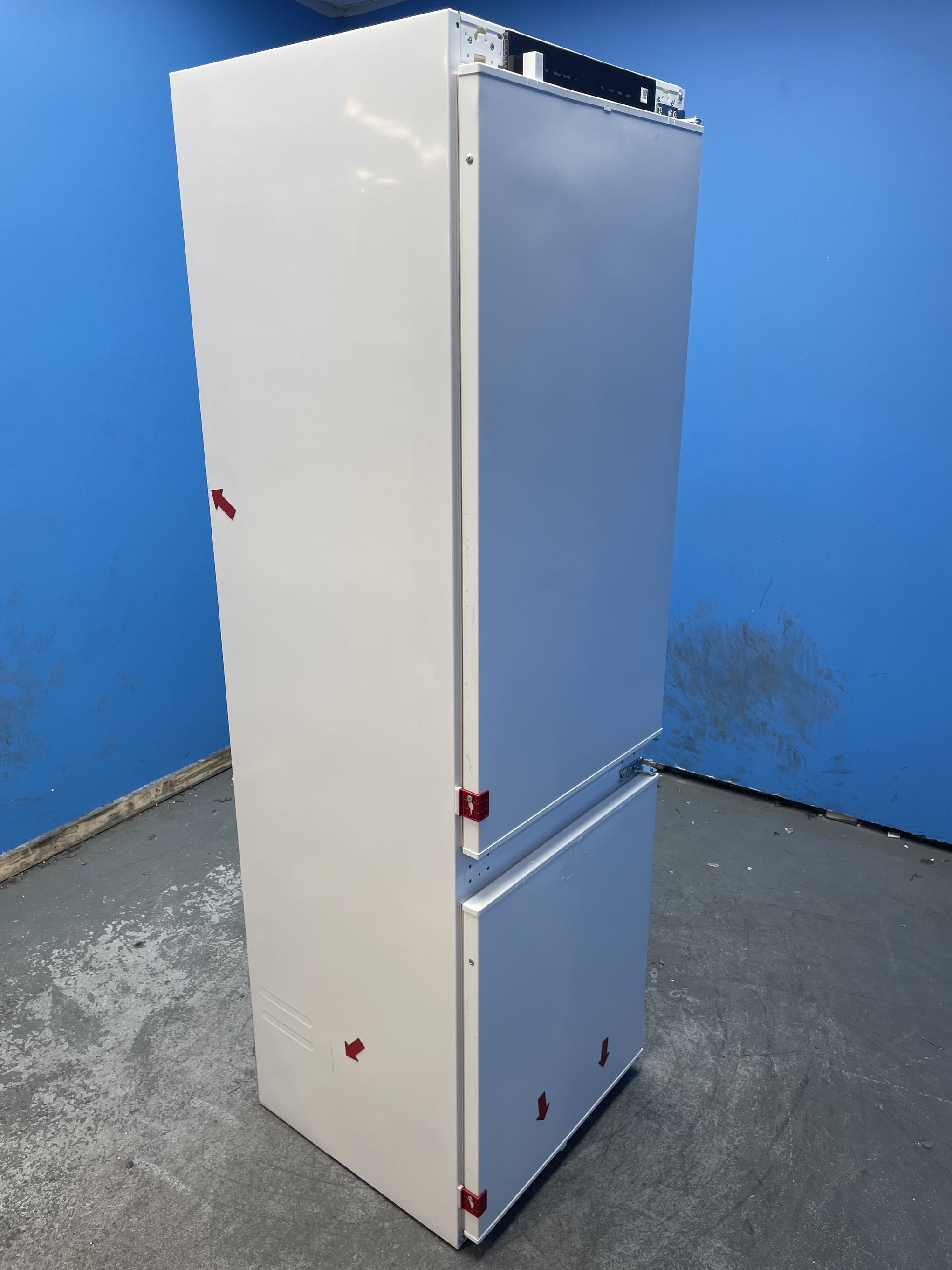 #GRC-158-490 - Haier HBQW5518DK-1 248L Smart Integrated 70/30 Fridge Freezer