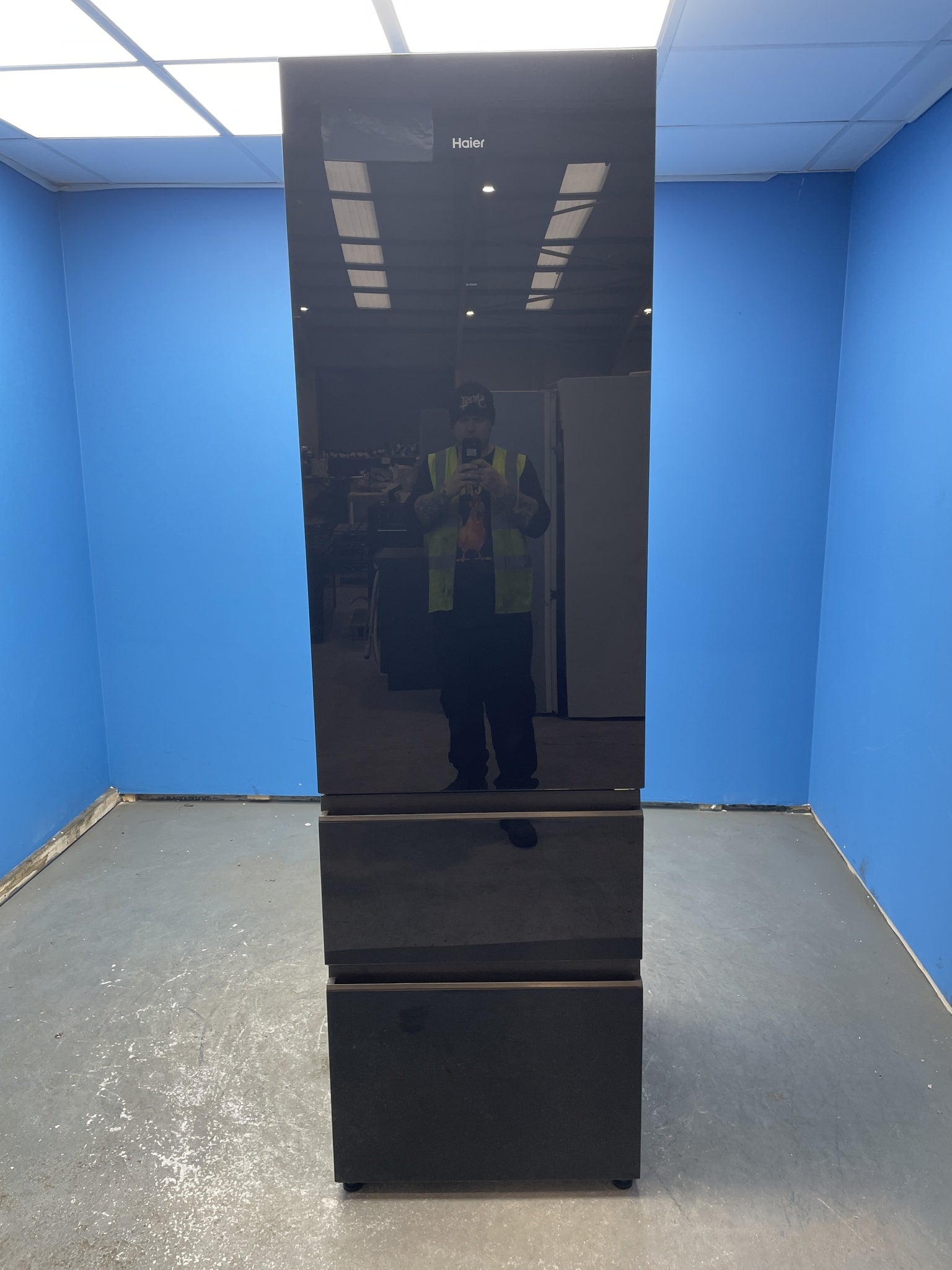 Haier 205cm No Frost Fridge Freezer – Obsidian Black