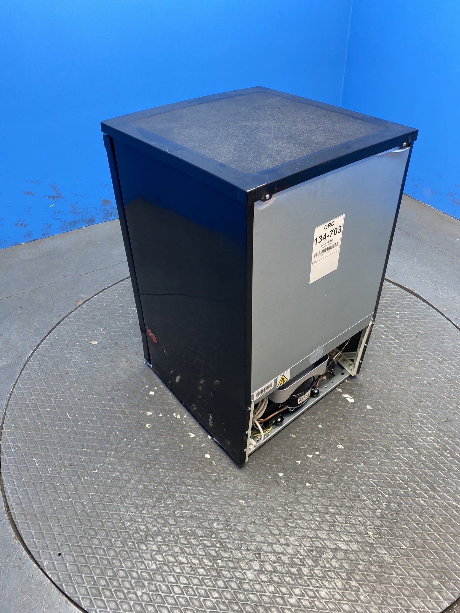 Igenix IG255B 136 Litre Under Counter Fridge
