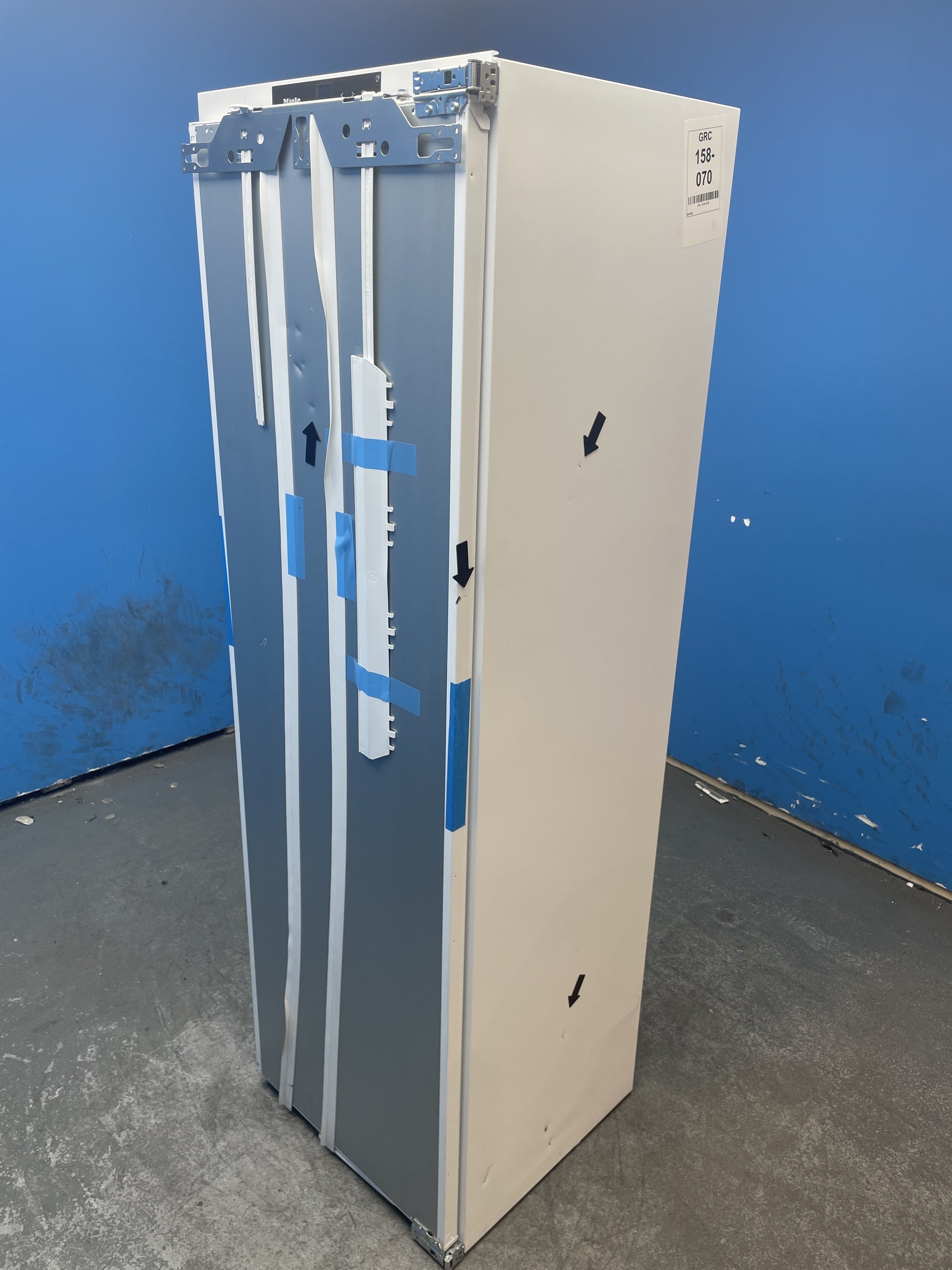 #GRC-158-070 - Miele K 7747 C Tall Built-In Integrated Larder Fridge