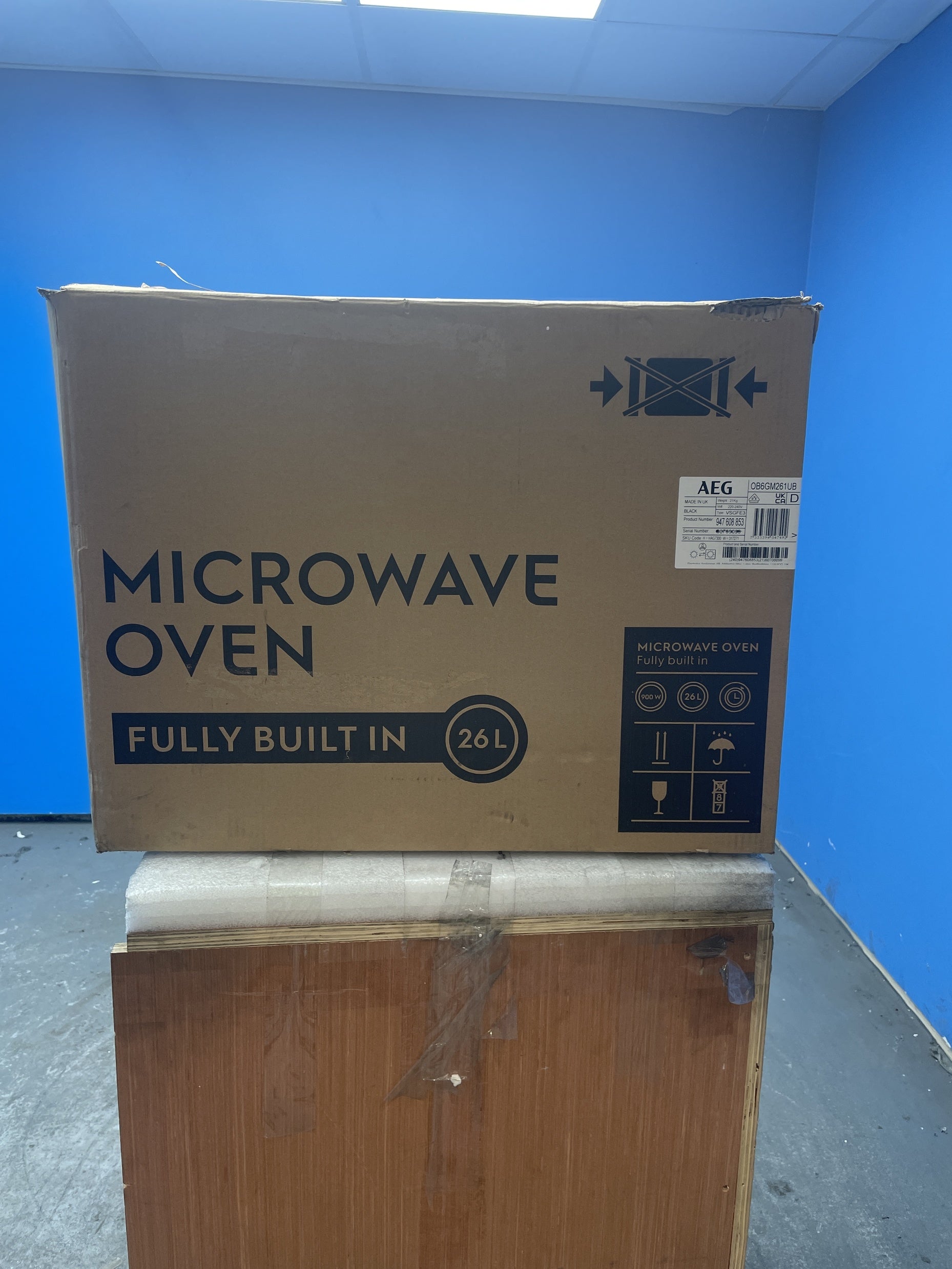 #GRC-155-903 - AEG OB6GM261UB 26L Built-In 900W Microwave with Grill