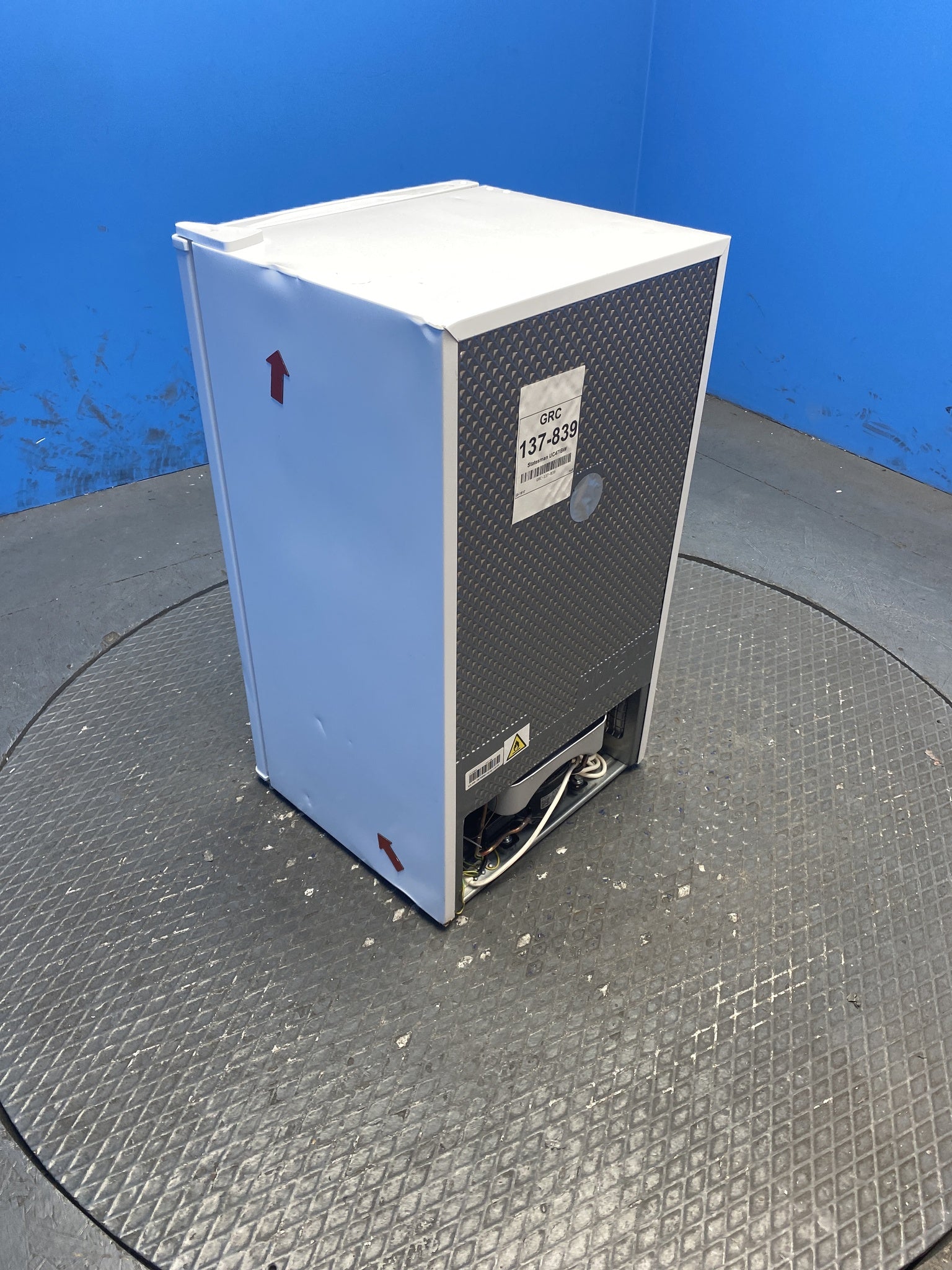 Statesman UC47IBW Compact 47cm 80 Litre Under Counter Fridge